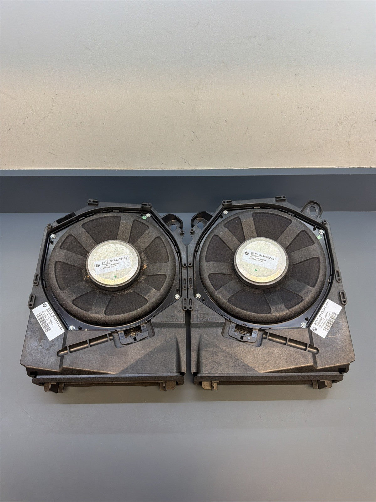 11-15 BMW X1 E84 FRONT LEFT & RIGHT HI-FI SUBWOOFER SET 9143143 9143144