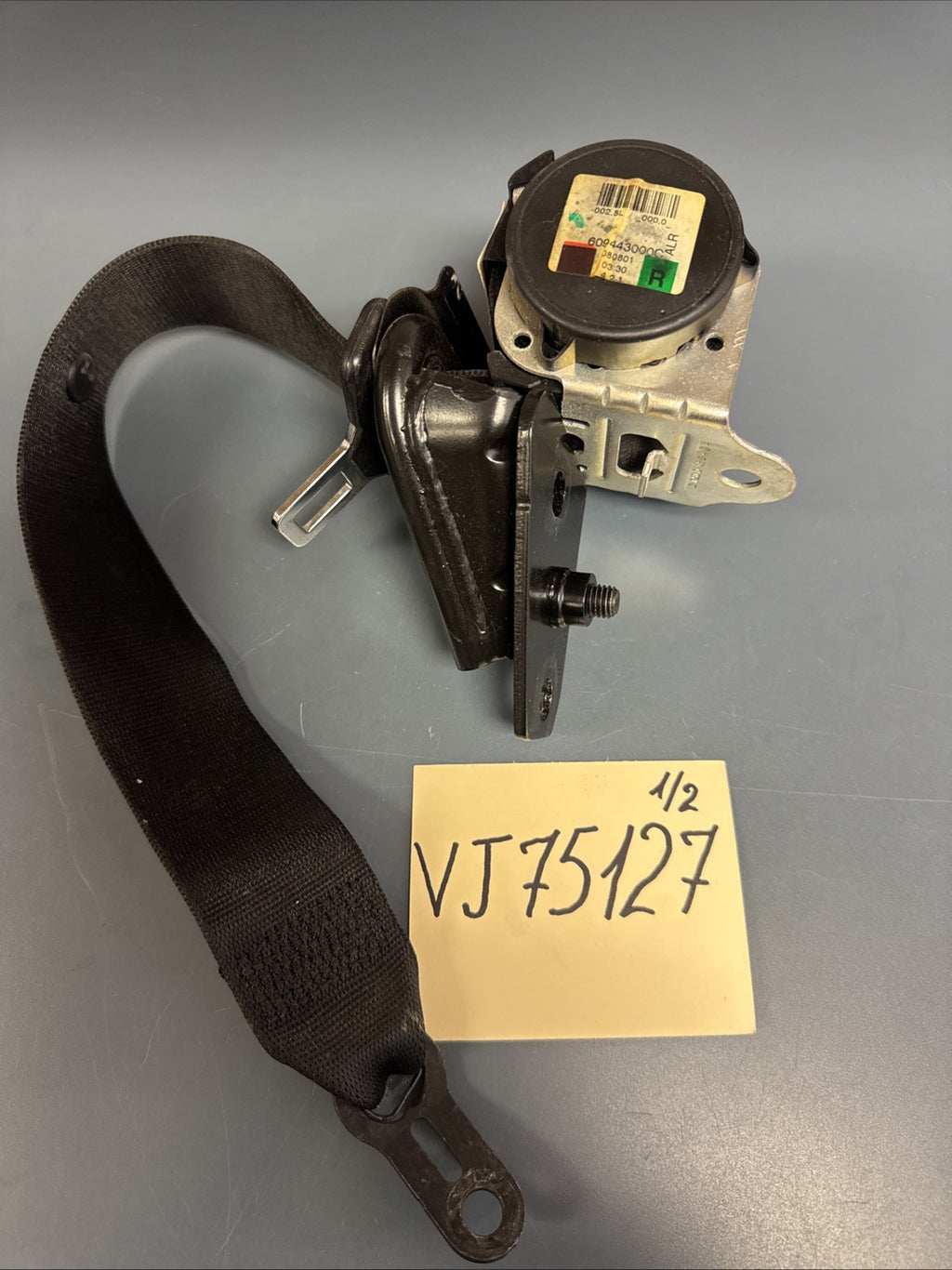 2008-2013 BMW 128I 135I REAR BACK RIGHT PASSENGER SEAT BELT 609443000 OEM