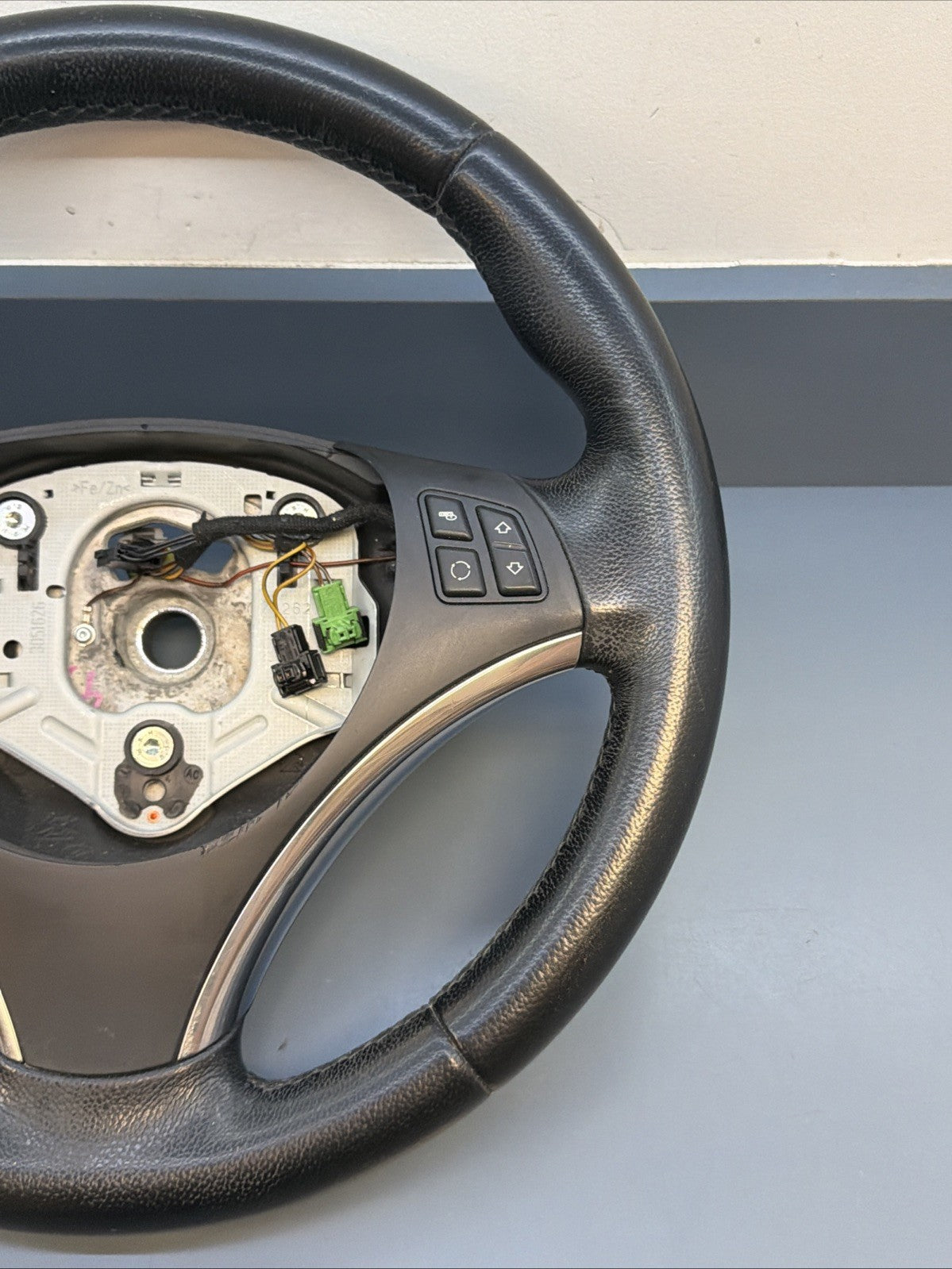 07-10 BMW 328i E90 E91 E92 Steering Wheel w/ Multifunctional Switch 6769894 OEM