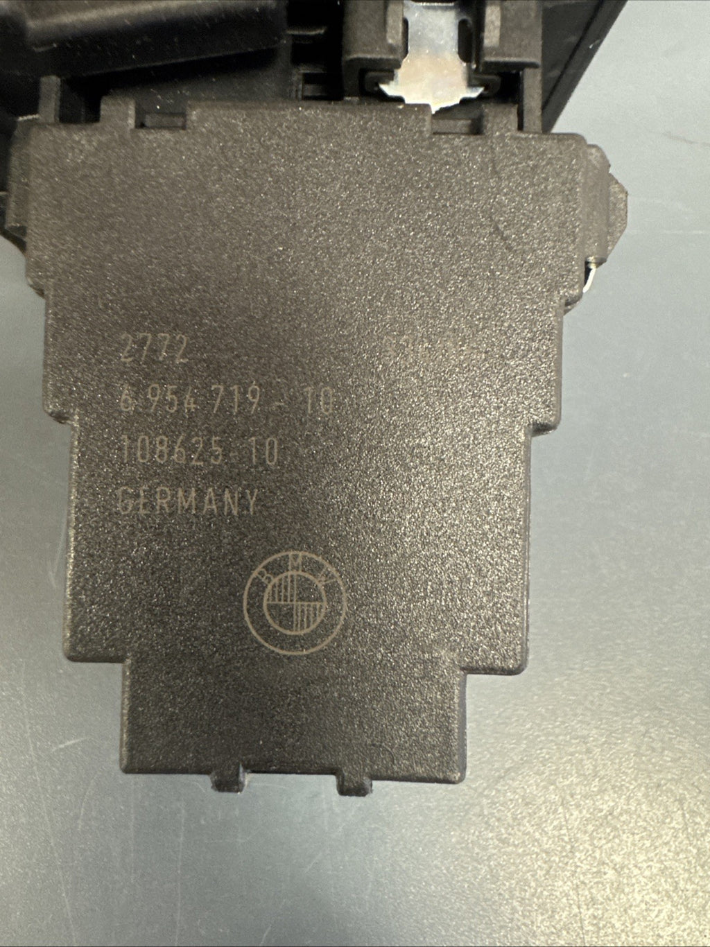 06-13 BMW E90 E92 E93 328i 335i Ignition Module Cylinder Key 6954719 OEM
