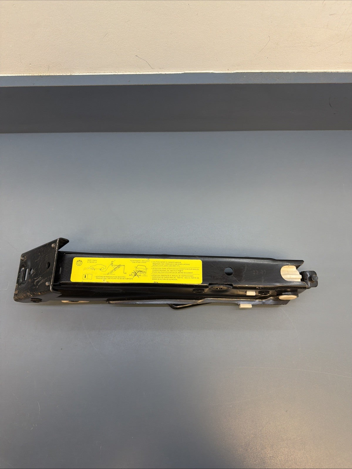 04-10 BMW E60 BMW 550I 525i 530 I 650i SPARE TIRE JACK CAR LIFT OEM 6766621
