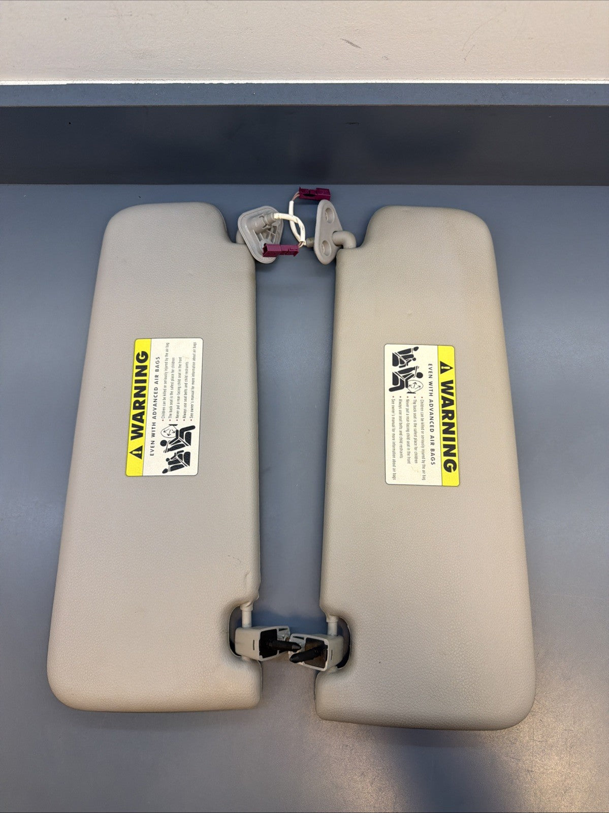 BMW E90 E91 E92 E93 Sun Visor Set OEM – Driver & Passenger 6905983