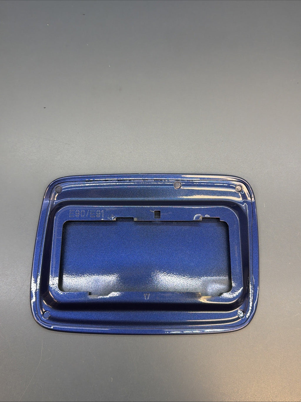04-10 BMW E90 335xi REAR FUEL DOOR GAS TANK FILLER LID OEM MONTEGO BLUE