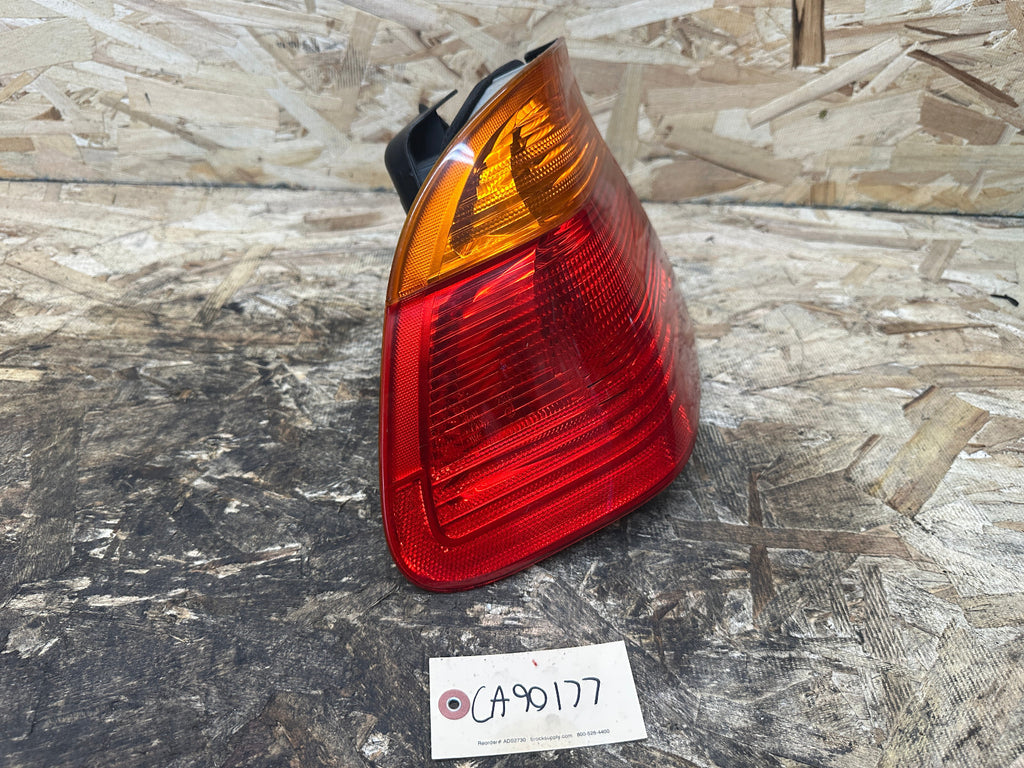 BMW 97-05 E46 3 SERIES LEFT+RIGHT OUTER TAIL LIGHT SET 2PC OEM 8364921+8364922