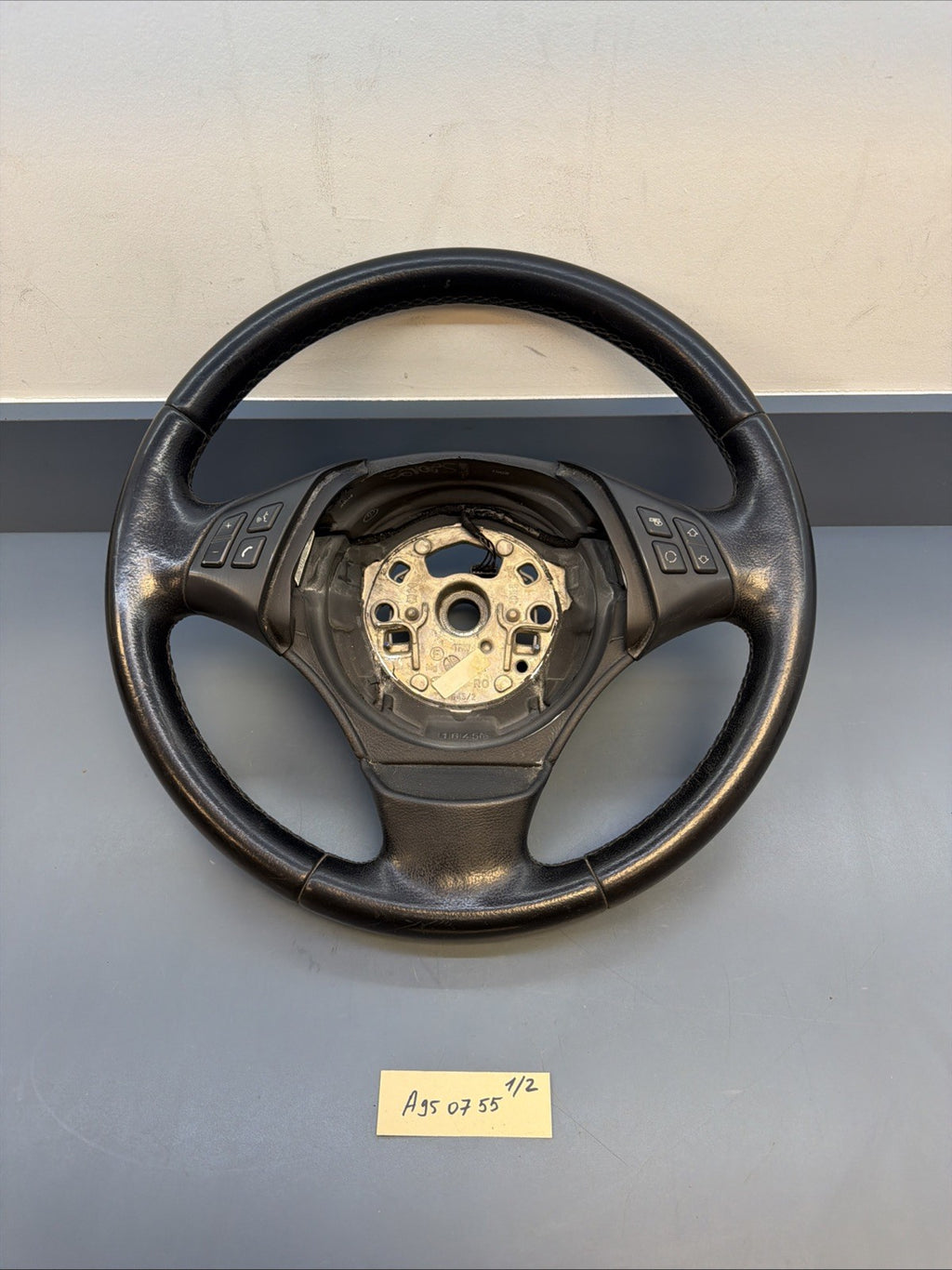 BMW 3-series E90/E91/E92/E93 Standard Leather Steering Wheel Black Leather