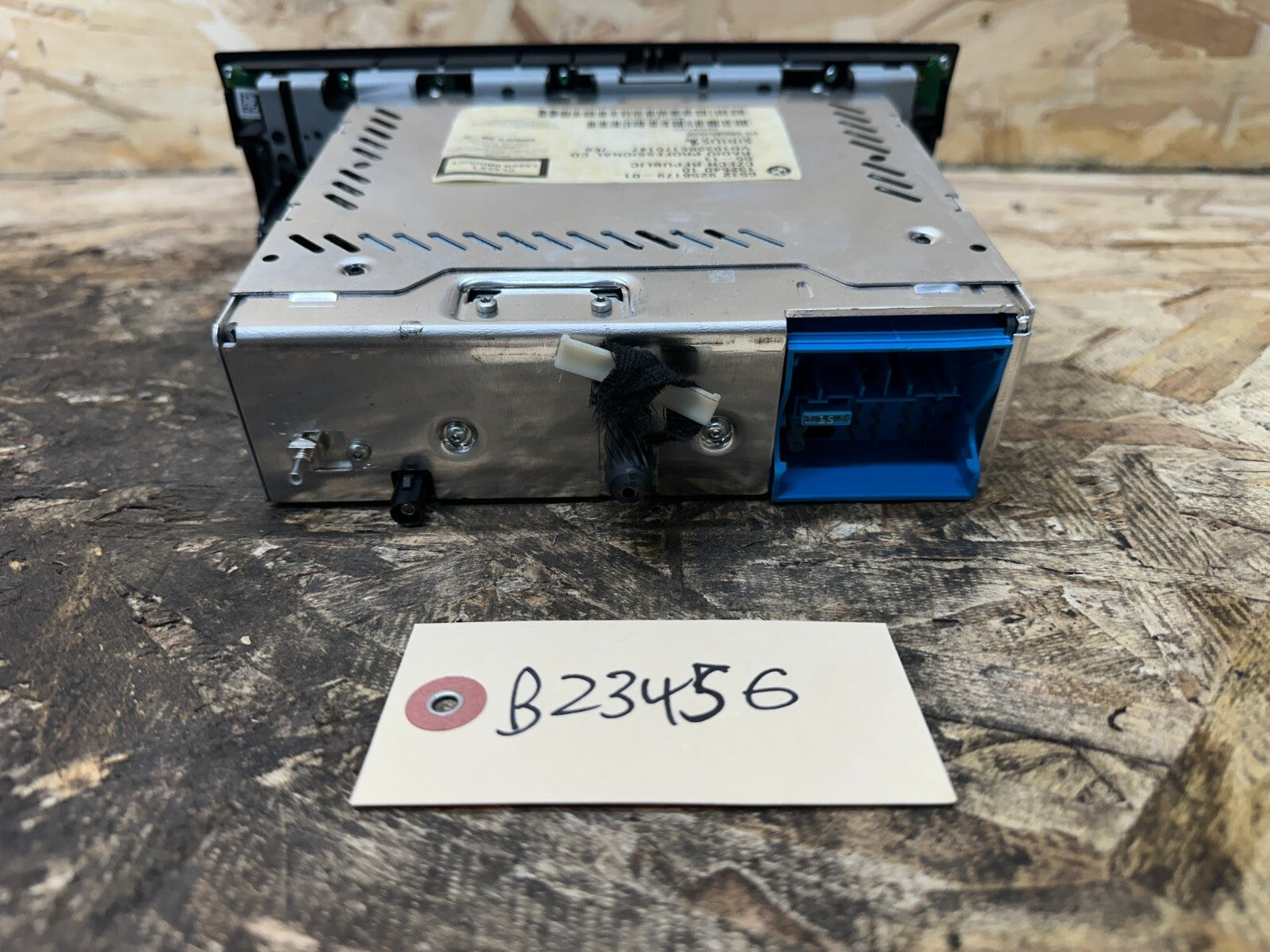 BMW 2006-2012 E90 AM/FM CD AUDIO RADIO PLAYER OEM 9258179