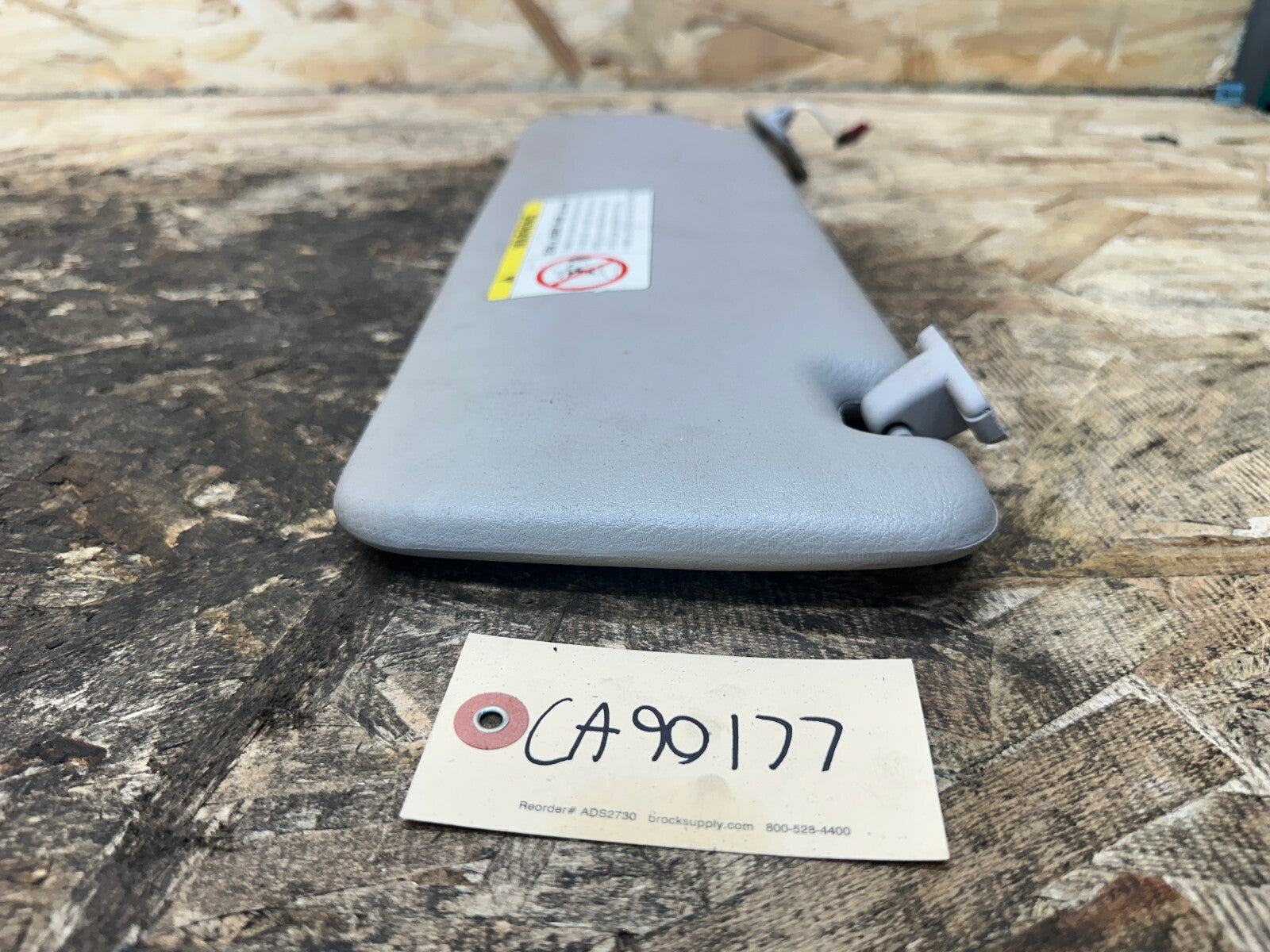 BMW 97-06 E46 3 SERIES RIGHT PASSANGER SIDE GRAY SUN VISOR OEM 68237644