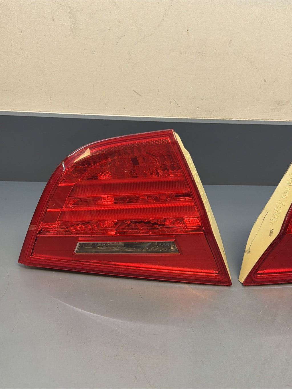 09-11 BMW E90 328 Sedan Rear Left Right Inner Tail Light SET 4871733 4871734 OEM