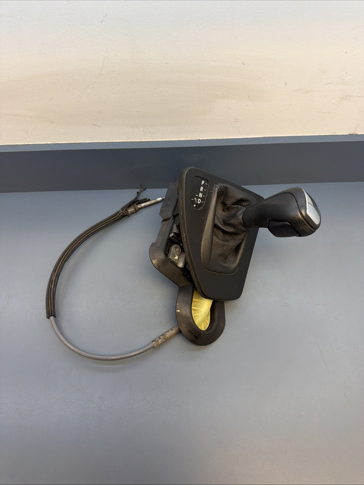 07-13 Genuine BMW 328ix E90 Floor Automatic Gear Shifter Selector OEM+ 7603765