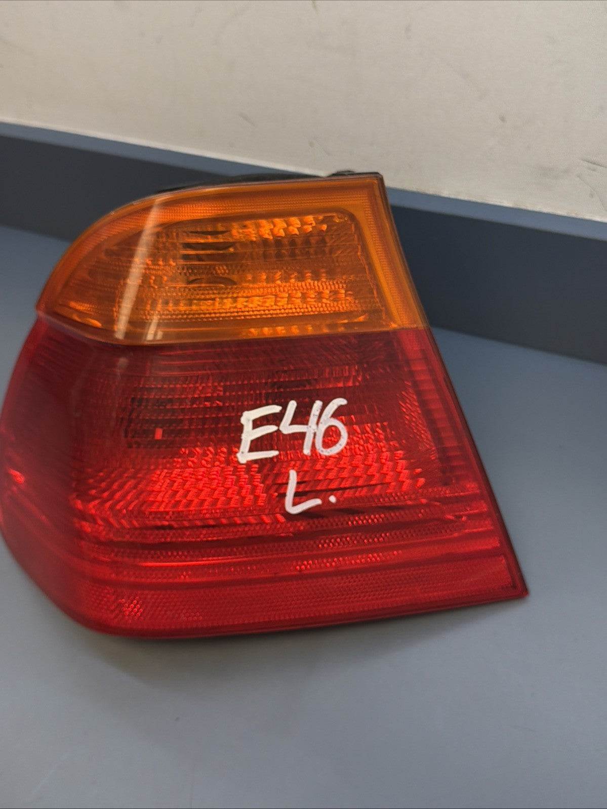 99-01 Bmw 325i 330i E46 TailLight Left Driver Side 8364921 OEM