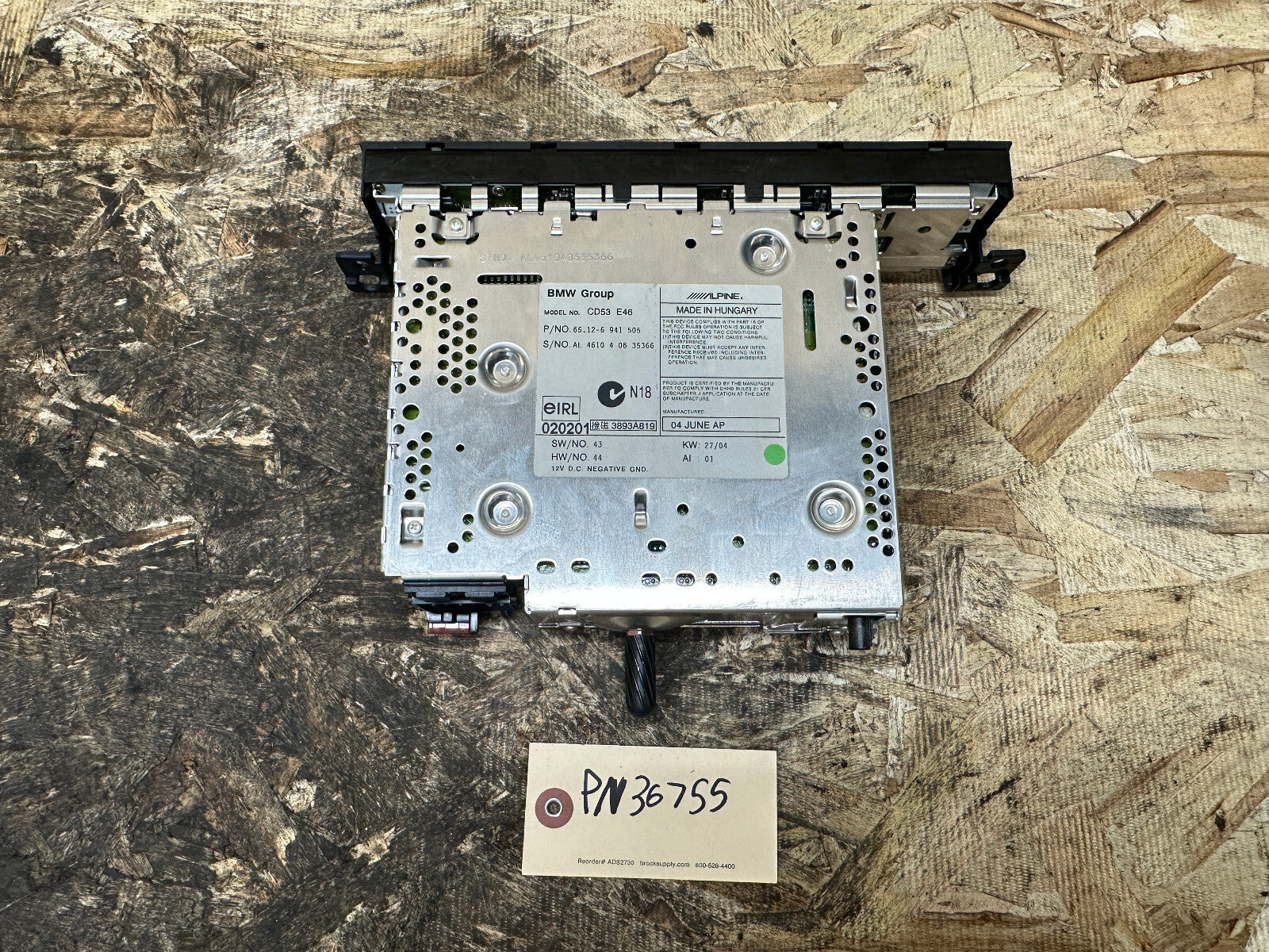 BMW E46 CENTER CONSOLE CD/RADIO STEREO RADIO PLAYER OEM BMW 6941505