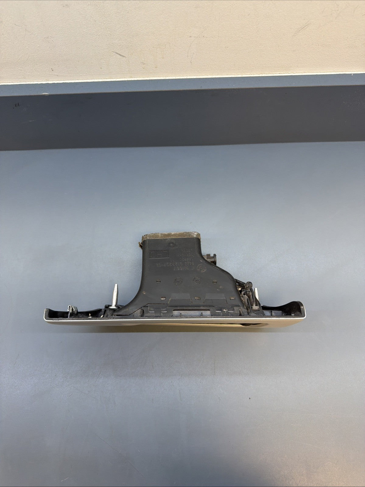 BMW 06-11 E90 3 SERIES FRONT LEFT DRIVER SIDE AIR VENT ALUMINUM TRIM 9123297