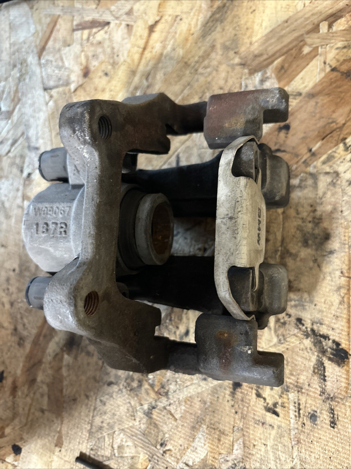 W09067 - 163W RIGHT REAR BRAKE CALIPER / 681582 FOR BMW 3 SERIES