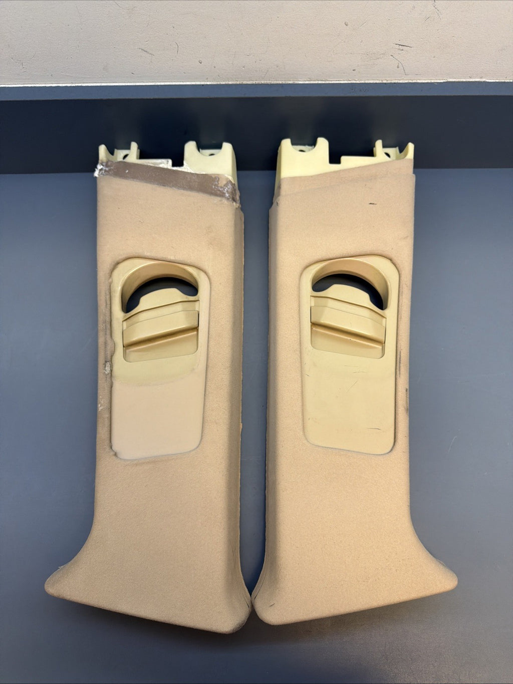 01-06 BMW E46 SEDAN B PILLAR LEFT & RIGHT Trim Cover BEIGE 8220241 8220242