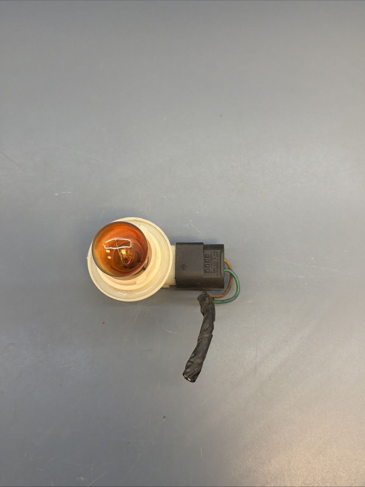 BMW E39 Headlight Adapter Wiring Cable Plug Turn Signal Indicator Bulb 8373328
