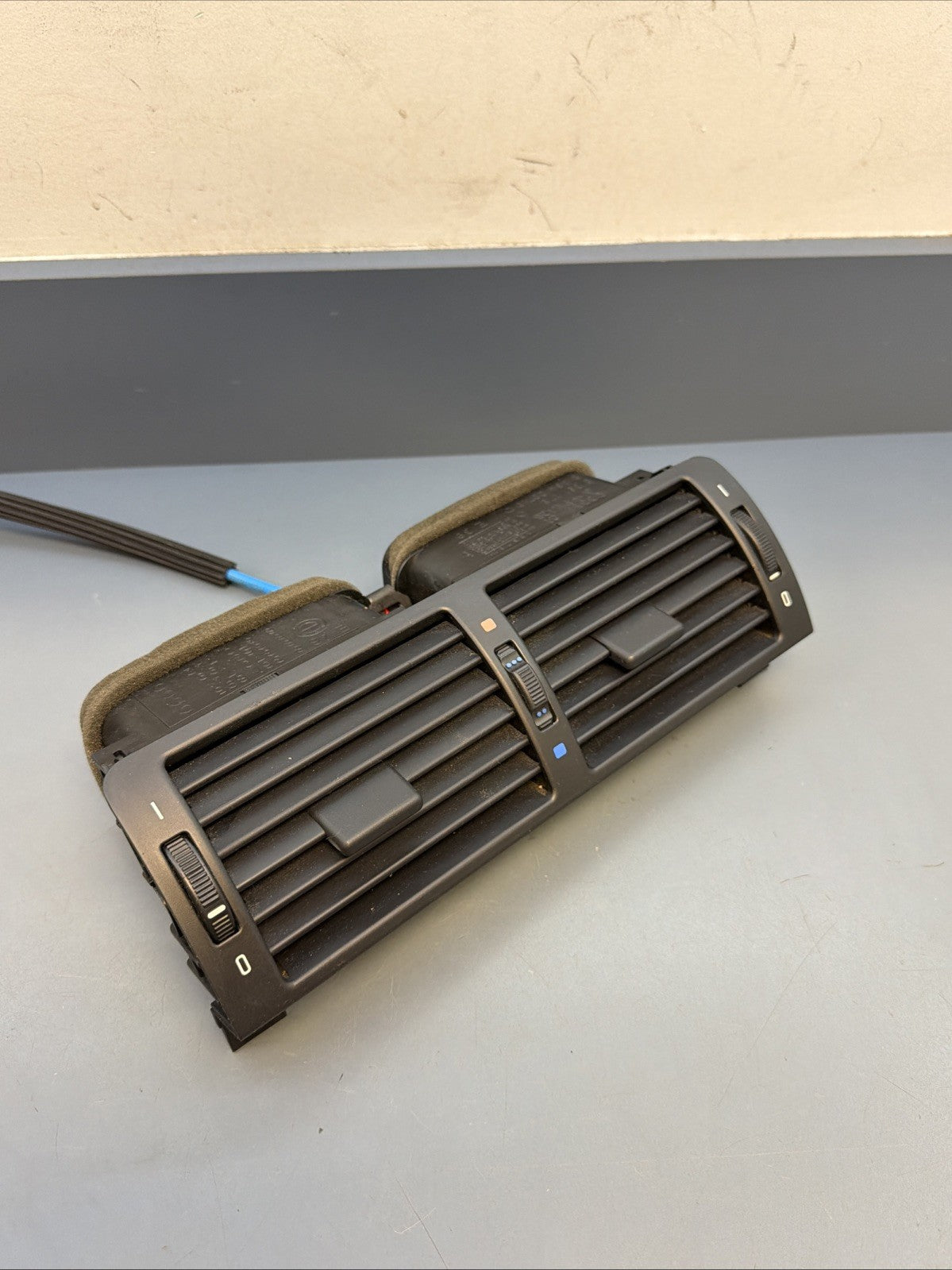 1999-2006 BMW E46 3 Series 325i Center Dash AC Air Vent Assembly 8363199 OEM