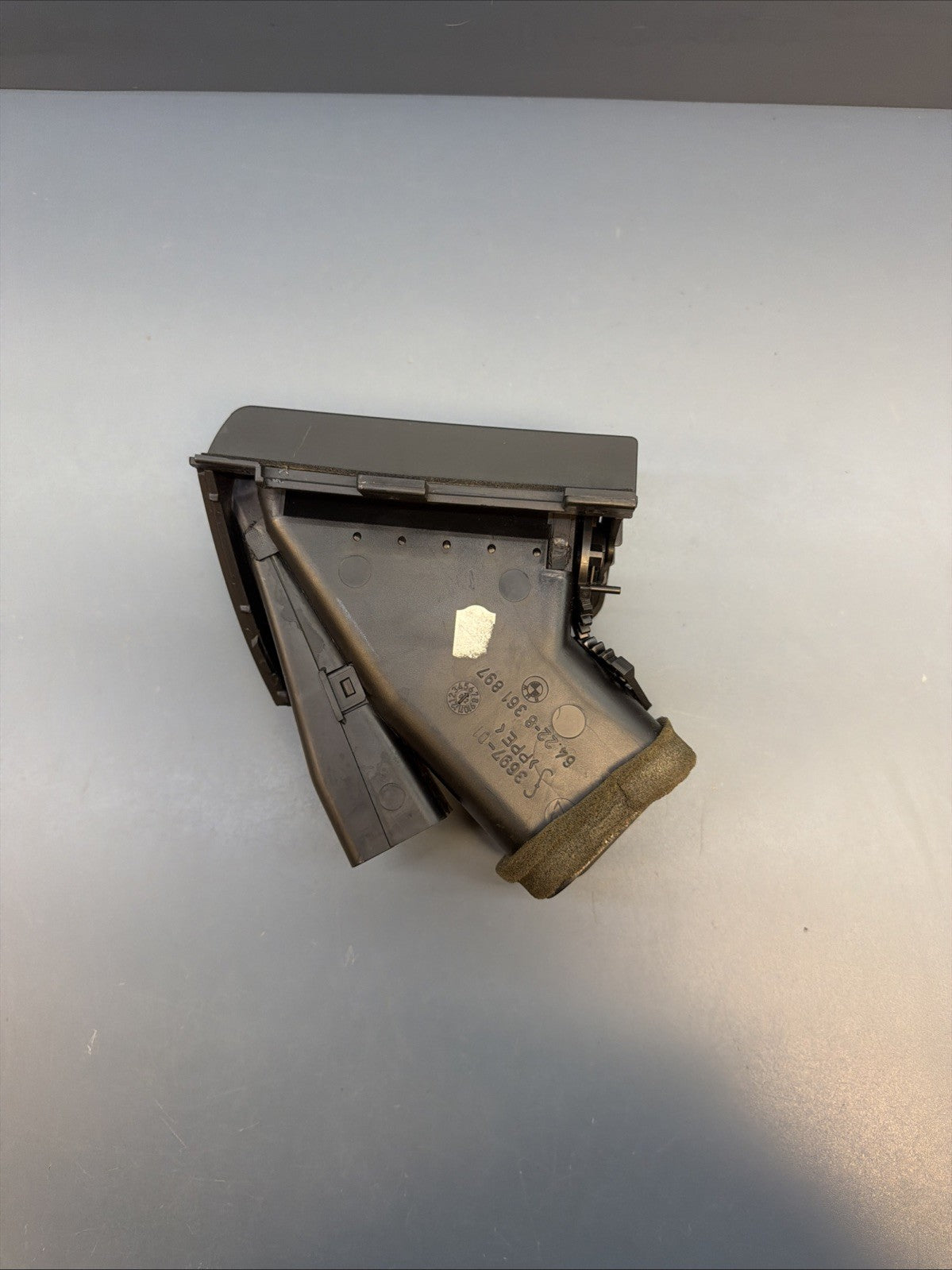 00-06 BMW E46 3 Series Left Air Vent Port A/C Genuine OEM 8361897