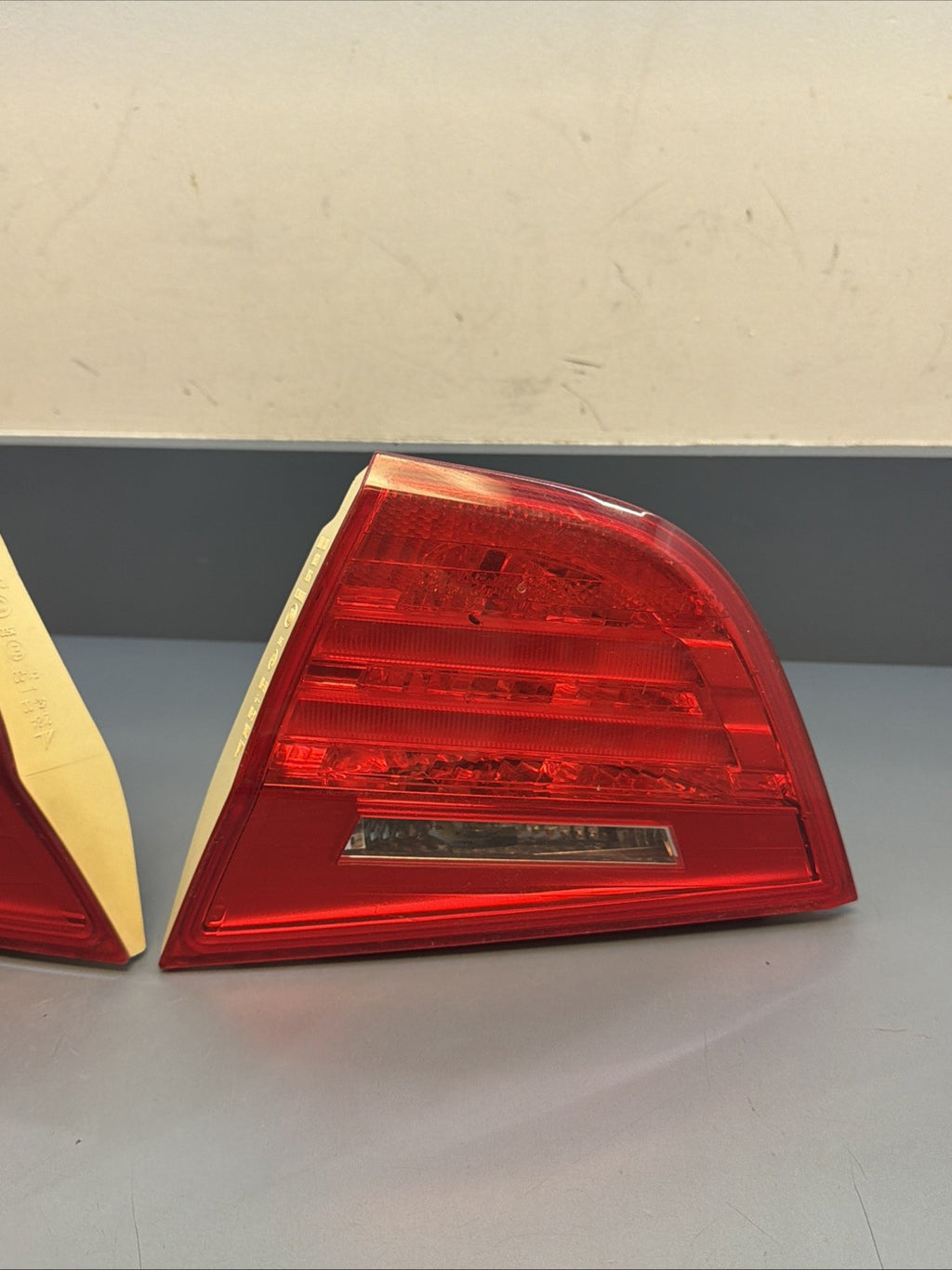 09-11 BMW E90 SEDAN LCI Rear Left Right Inner Tail Light Set OEM 7154155 7154156