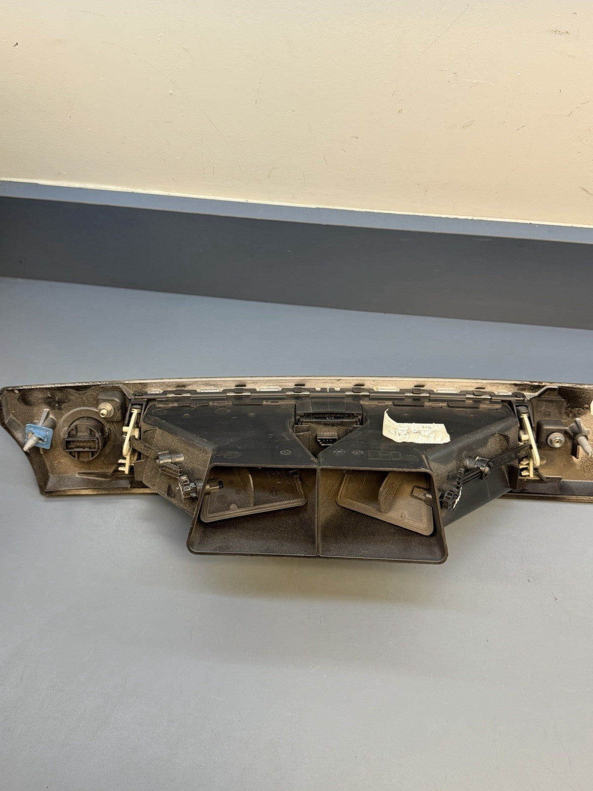 07-13 BMW E90 E91 E92 Dashboard Instrument Panel Air Vent Cover Trim 9214797