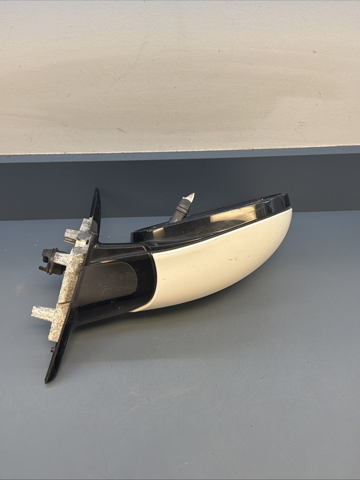 2009-2011 BMW 328i 335i Right Passenger Side View Mirror Power 7182695 OEM