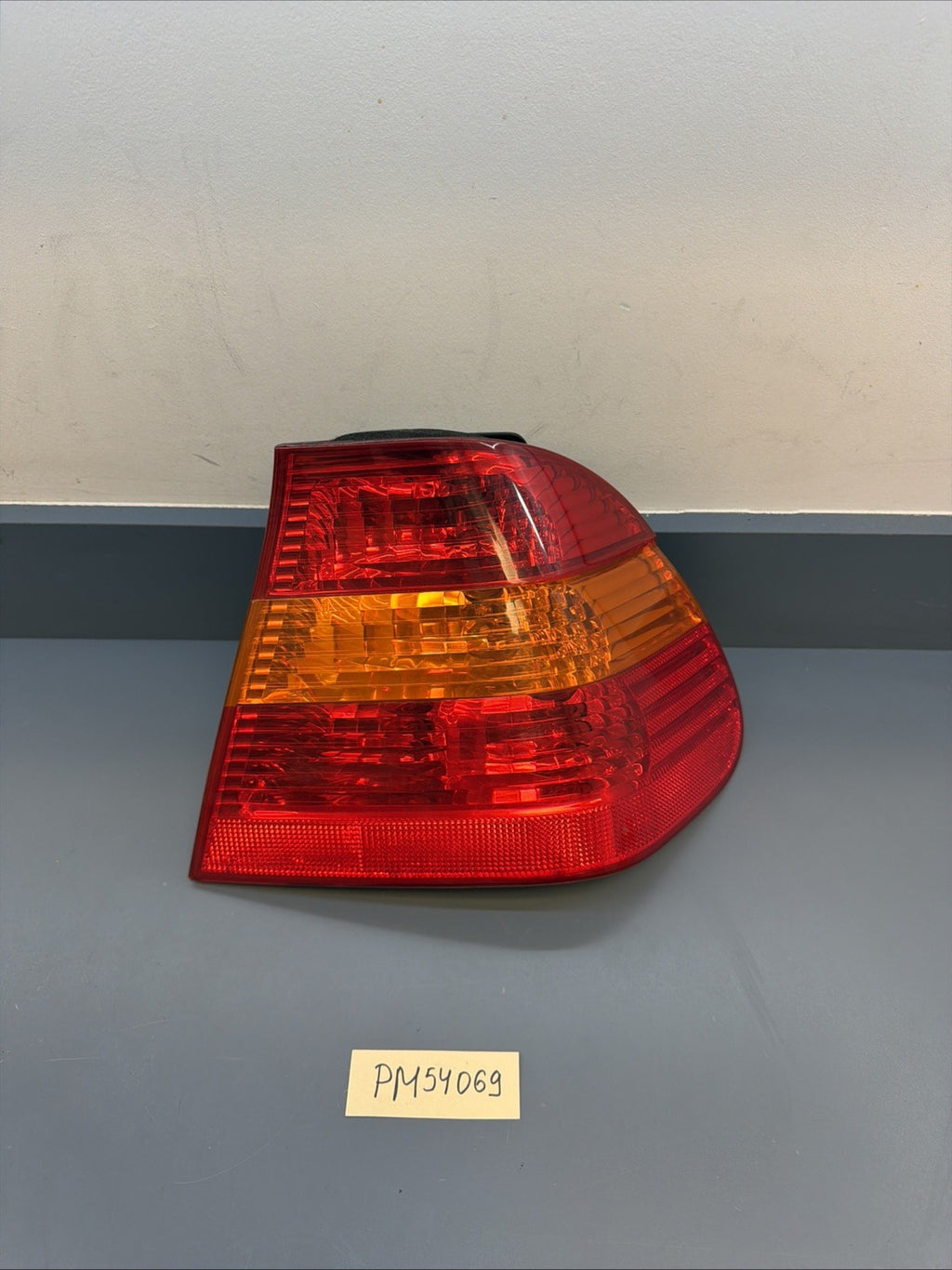02-05 BMW E46 325i 325xi 330i Sedan Rear Right Tail Light Assy 6946534 OEM