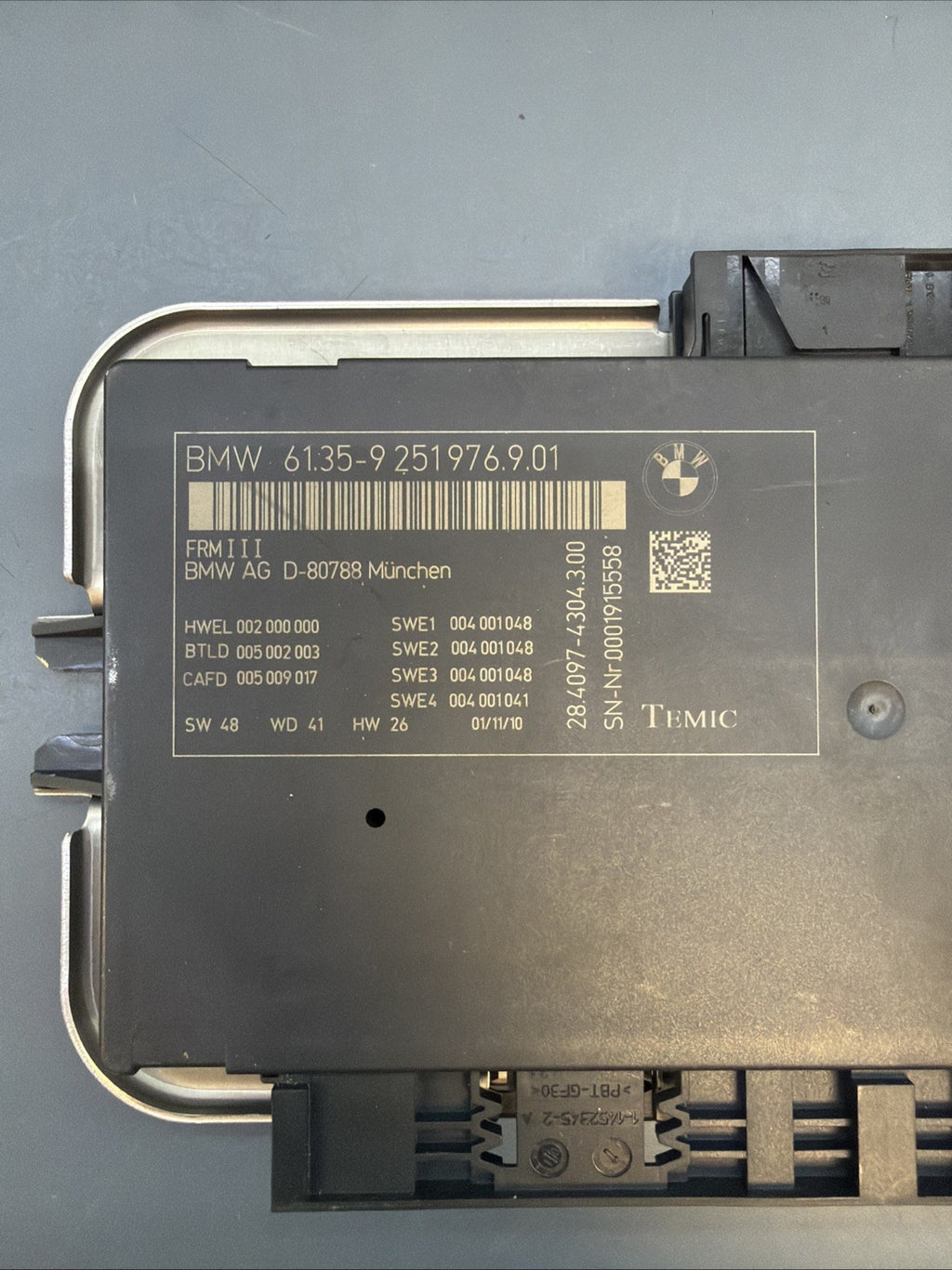 2011-2016 BMW 528i 535 550 F10 FOOTWELL LIGHT COMPUTER CONTROL MODULE 9251976