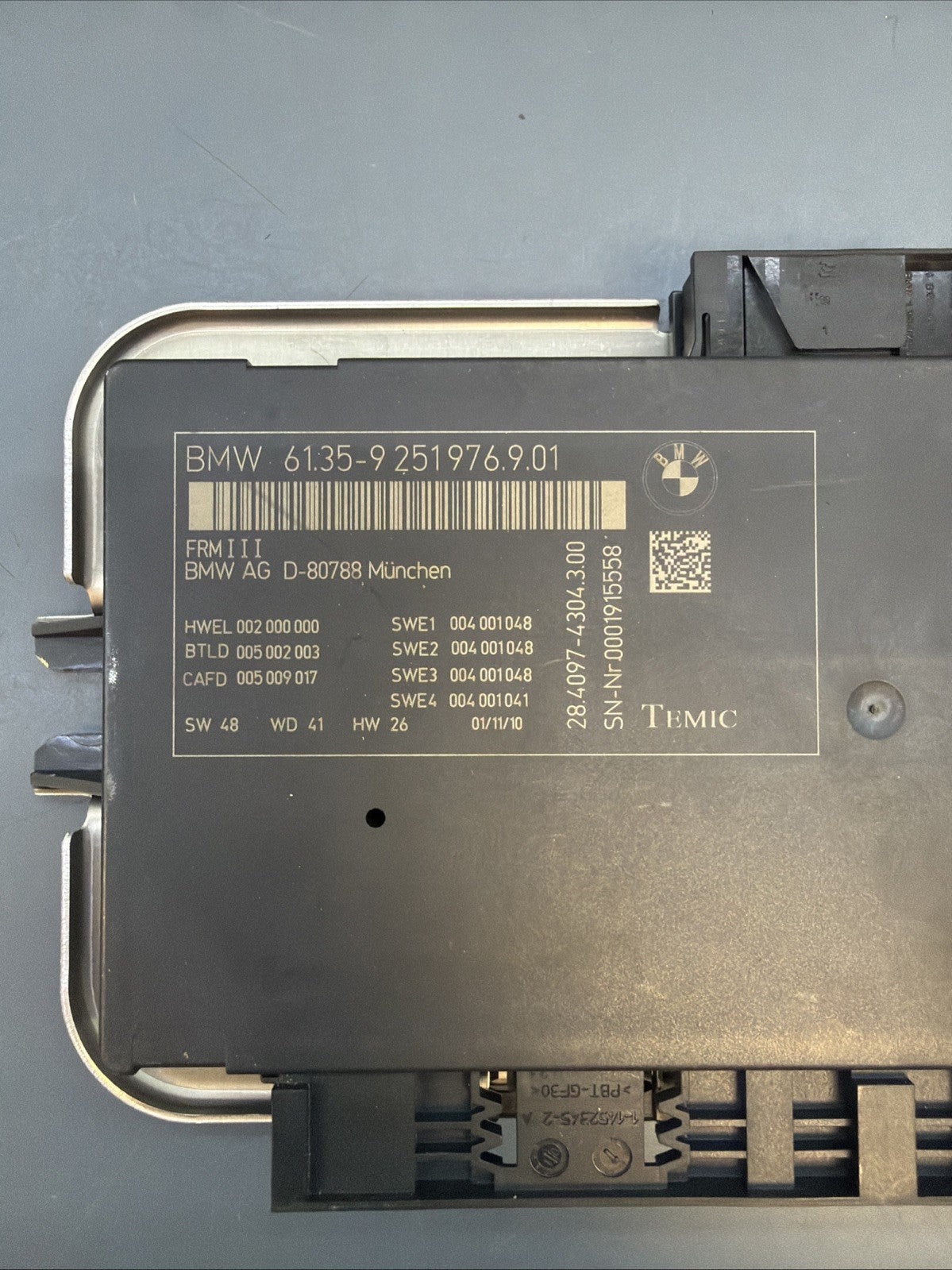 2011-2016 BMW 528i 535 550 F10 FOOTWELL LIGHT COMPUTER CONTROL MODULE 9251976