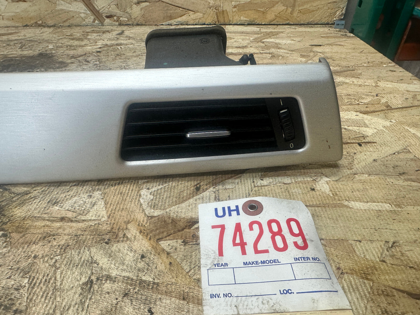 BMW 2004-2011 E90 3 SERIES CENTER RIGHT DASH VENT TRIM ALUMINUM OEM 6982457