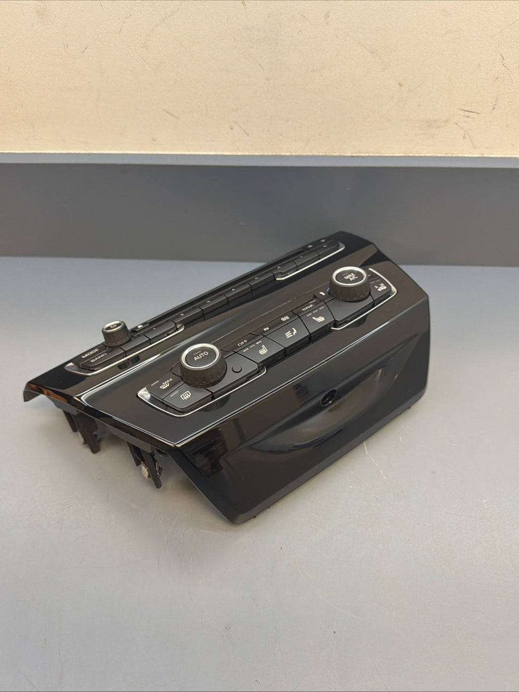 2016-2020 BMW X1 X2 (F39 F48) FRONT HEATER A/C TEMPERATURE CONTROL PANEL 9305907