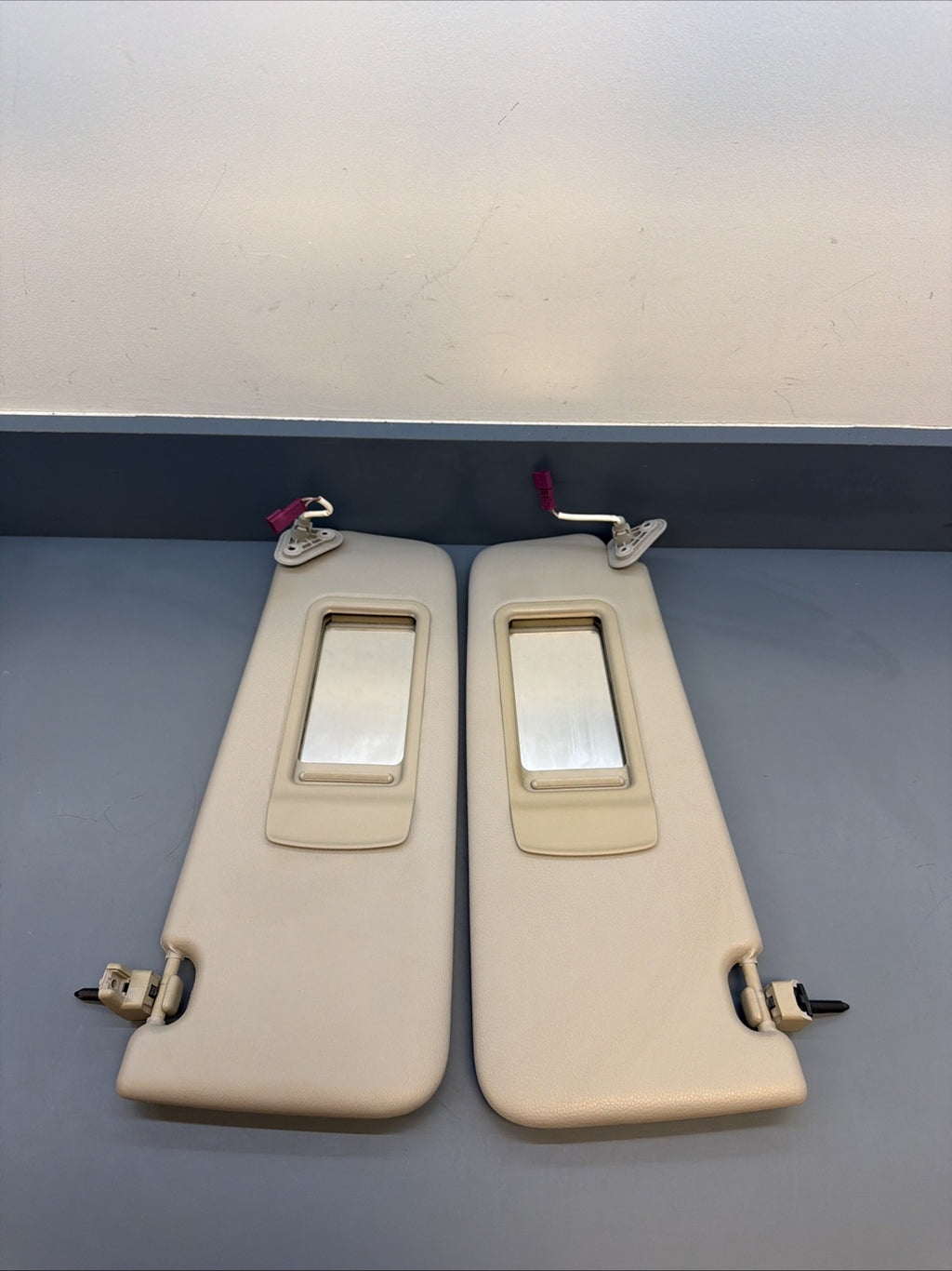 BMW E90 E91 E92 E93 Sun Visor Set OEM – Driver & Passenger Gray 6957369 6957370