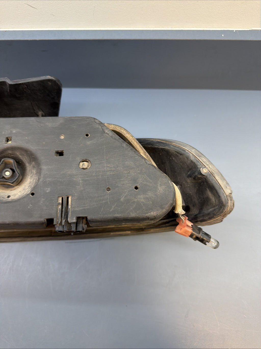 96-00 BMW Z3 ROADSTER REAR LEFT DRIVER SIDE TAIL LIGHT BRAKE STOP LAMP 8389713