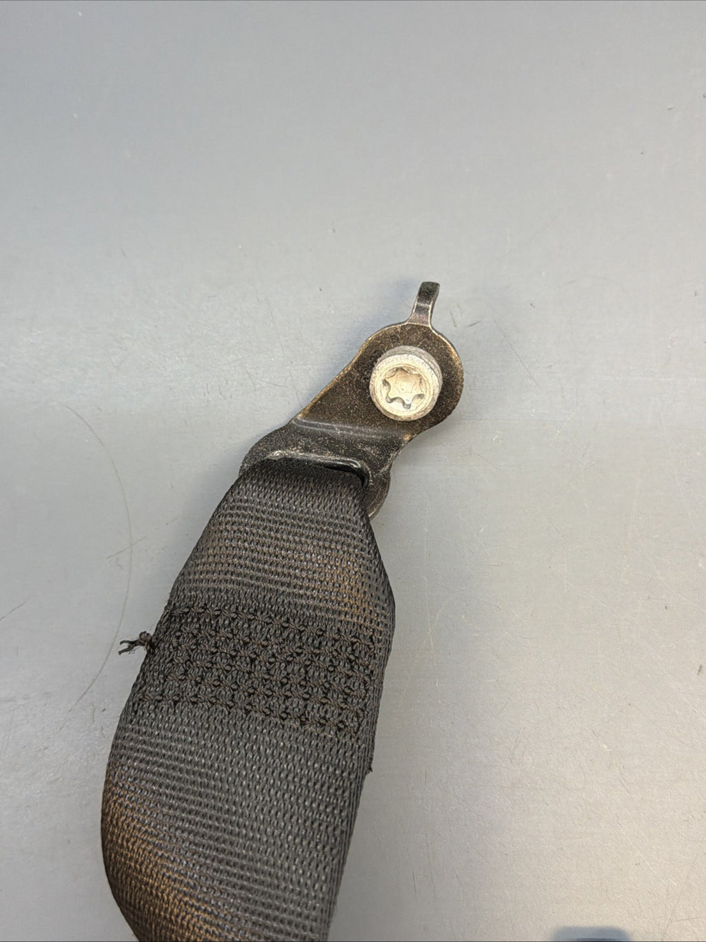 BMW F30 F31 F34 FRONT PASSANGER SEAT BELT RETRACTOR OEM 34107541D