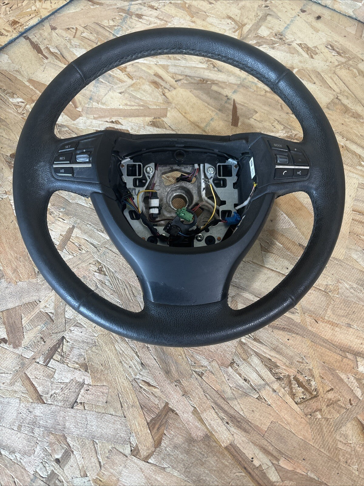 BMW 5 F10 F11 2011 Steering wheel 3385F011 AAL91