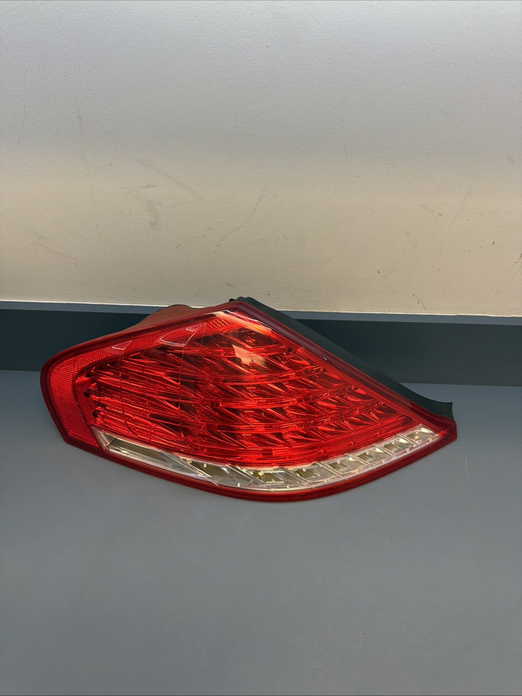 2008-2010 BMW 650i E63 E64 LEFT DRIVER SIDE TAIL LIGHT TAILLIGHT OEM 7177069