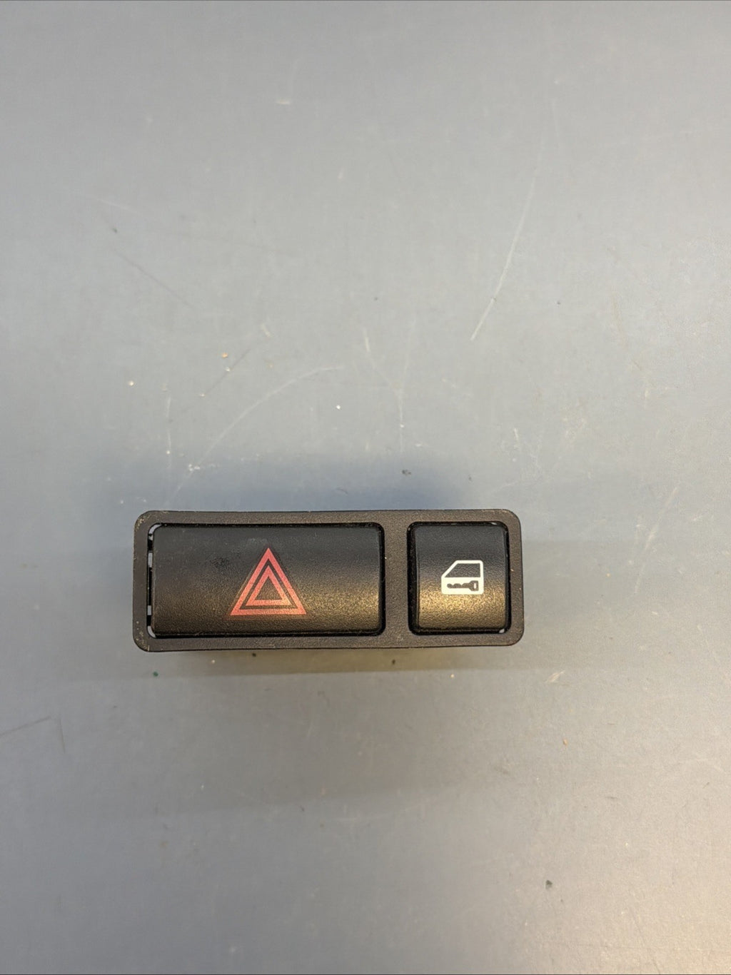 BMW 97-08 E46 E53 E85 Z4 X5 3 SERIES CENTRAL LOCKING HAZARD SWITCH 8368920