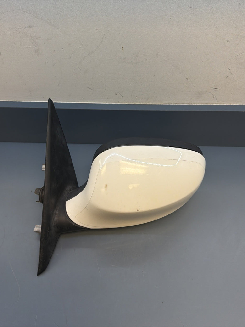 09-11 BMW E90 328i 335d Front Left Driver Side Mirror Assembly White7182695 OEM