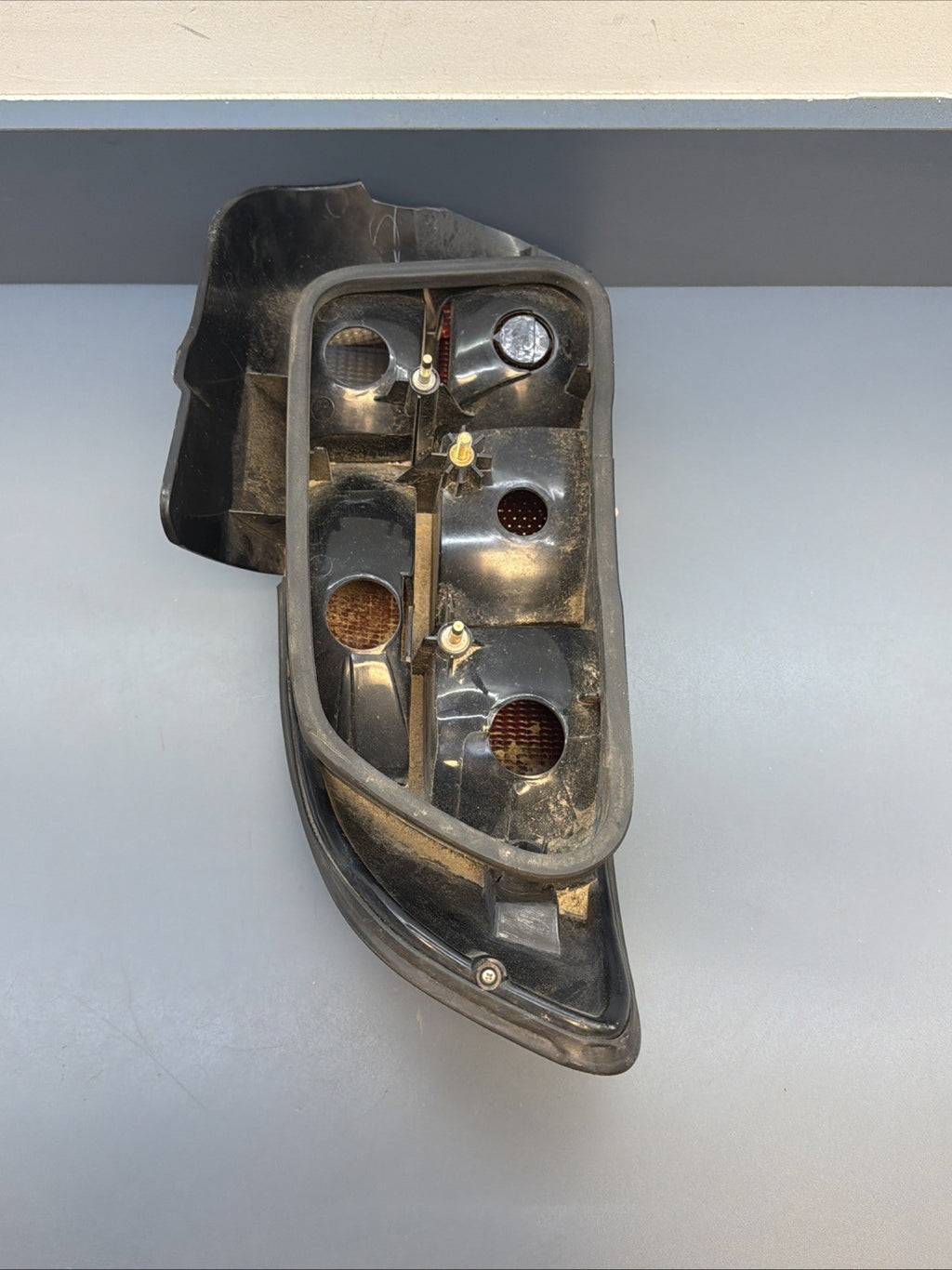 96-99 BMW Z3 E36/7 REAR RIGHT PASSENGER SIDE TAIL LIGHT LAMP OEM 8389862
