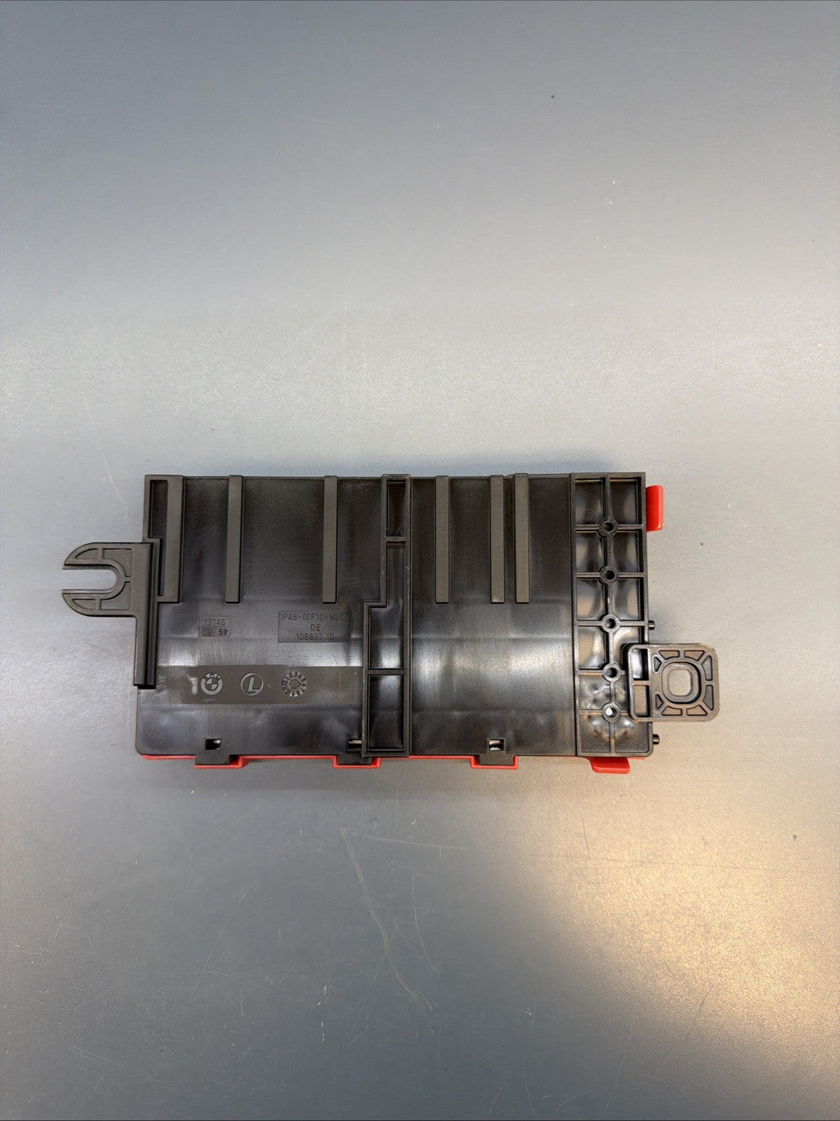 12-18 BMW F31 328d BMW BATTERY POWER DISTRIBUTION FUSE BOX 9227752 OEM