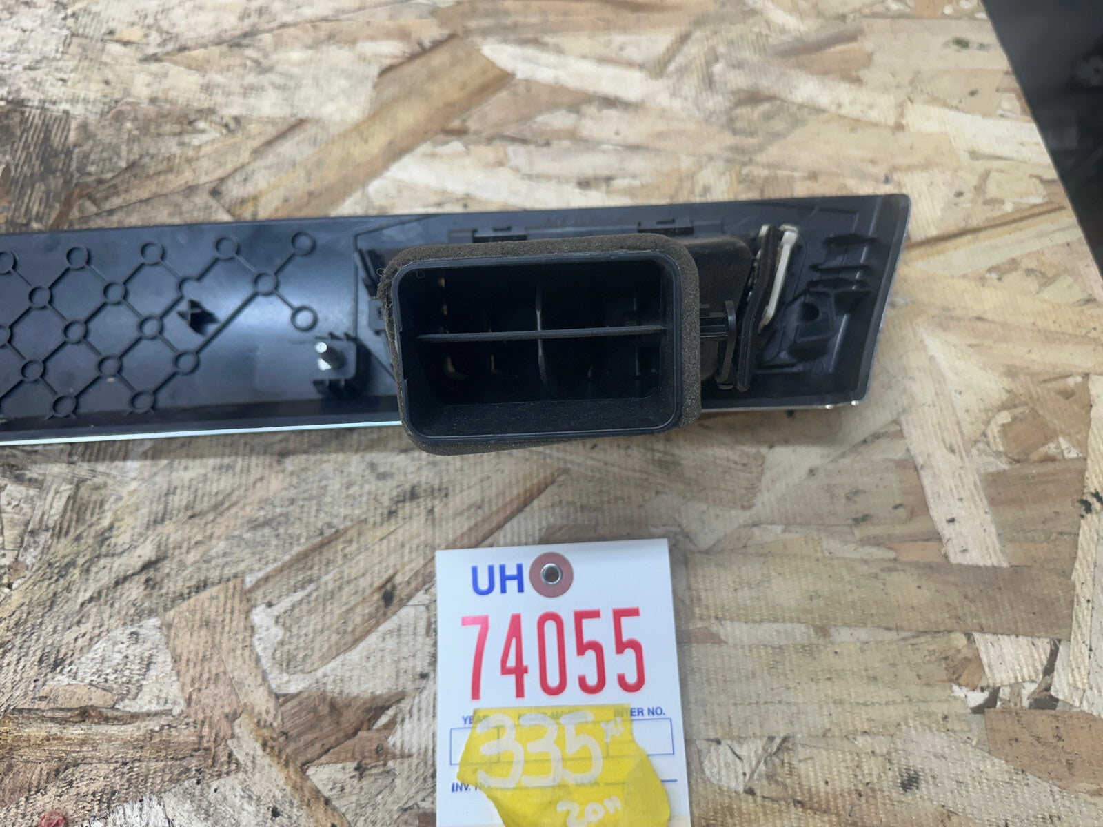 BMW 05-13 E90 3 SERIES RIGHT DASH VENT TRIM ALUMINUM OEM 9147391