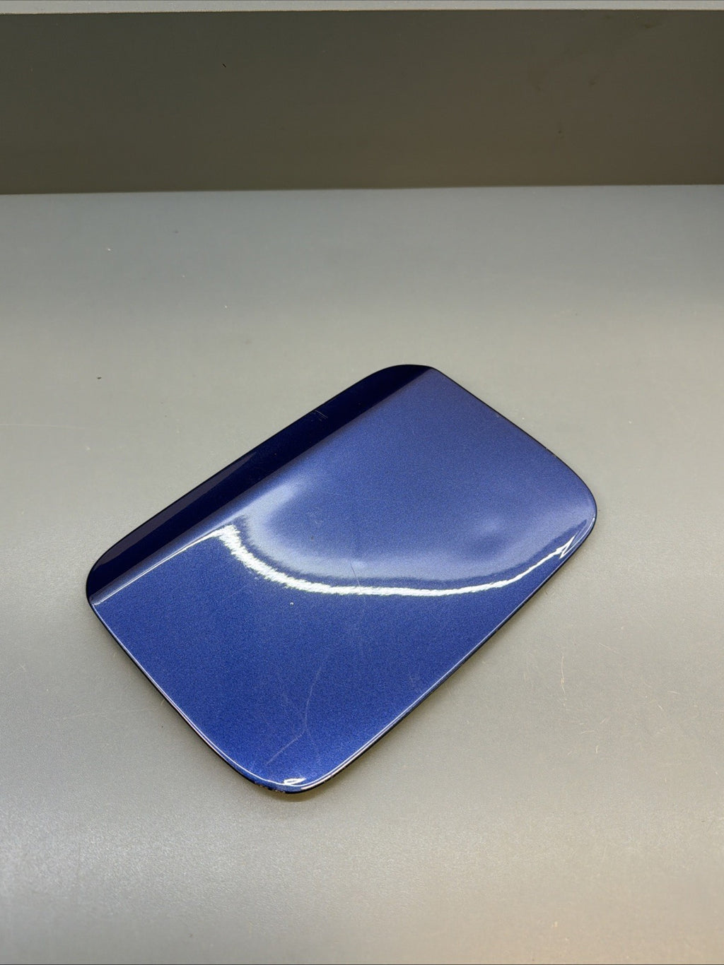04-10 BMW E90 335xi REAR FUEL DOOR GAS TANK FILLER LID OEM MONTEGO BLUE
