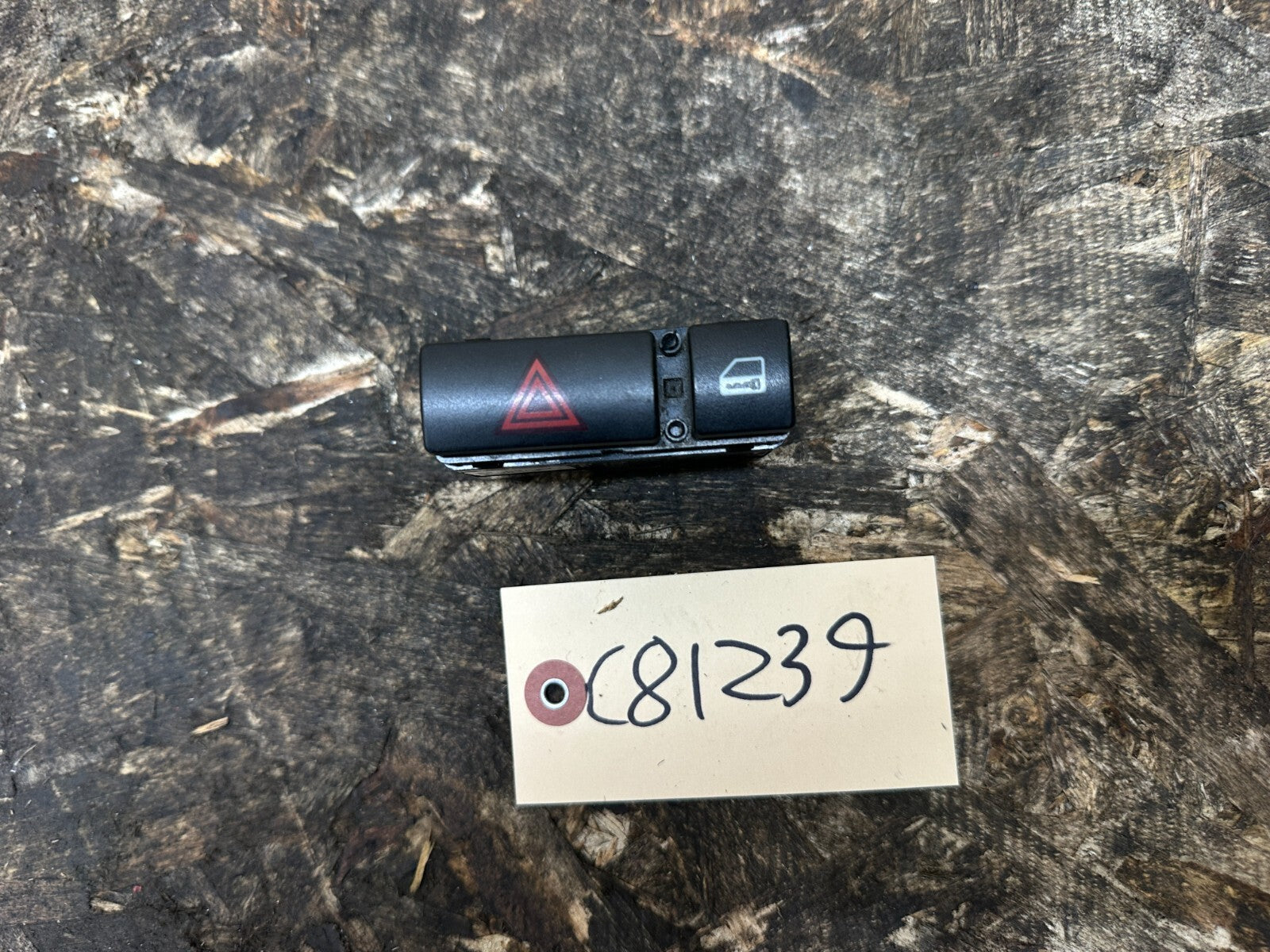 BMW 1999-2005 E46 3 SERIES MASTER DOOR LOCK AND HAZARD LIGHT OEM 61318363920