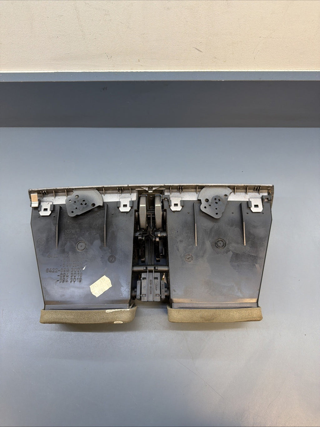 OEM 2002-2008 BMW 750Li E65 E66 Center Dash AC Air Vent Silver 8223599