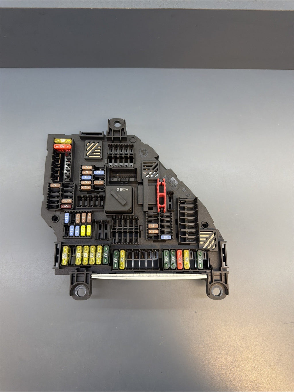 2011-2017 BMW F25 X3 REAR TRUNK POWER JUNCTION FUSE RELAY BOX MODULE OEM 9259581