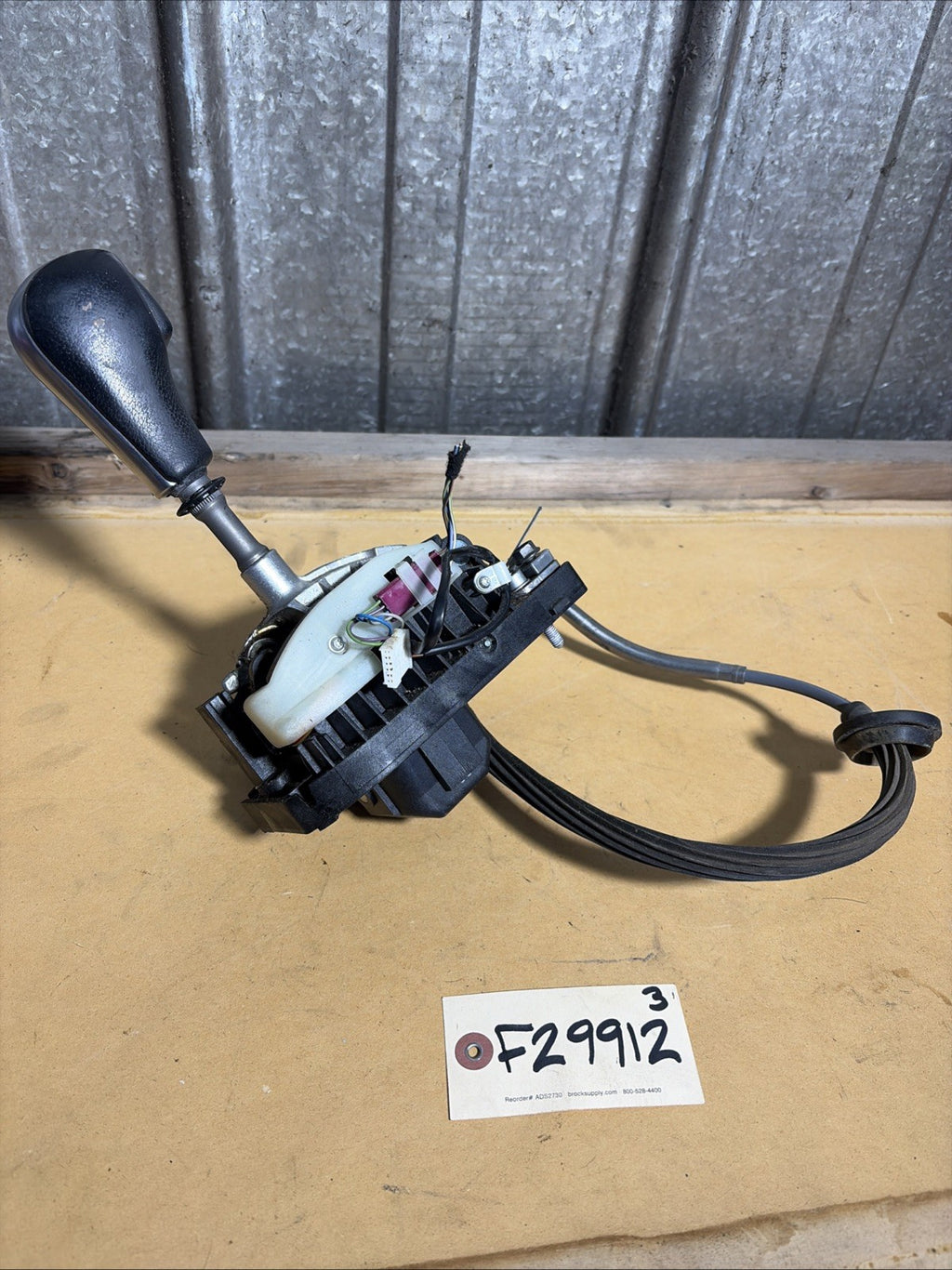 BMW X3 3.0 E83 2007-10 AUTOMATIC TRANSMISSION SHIFTER w/ CABLE 3423597