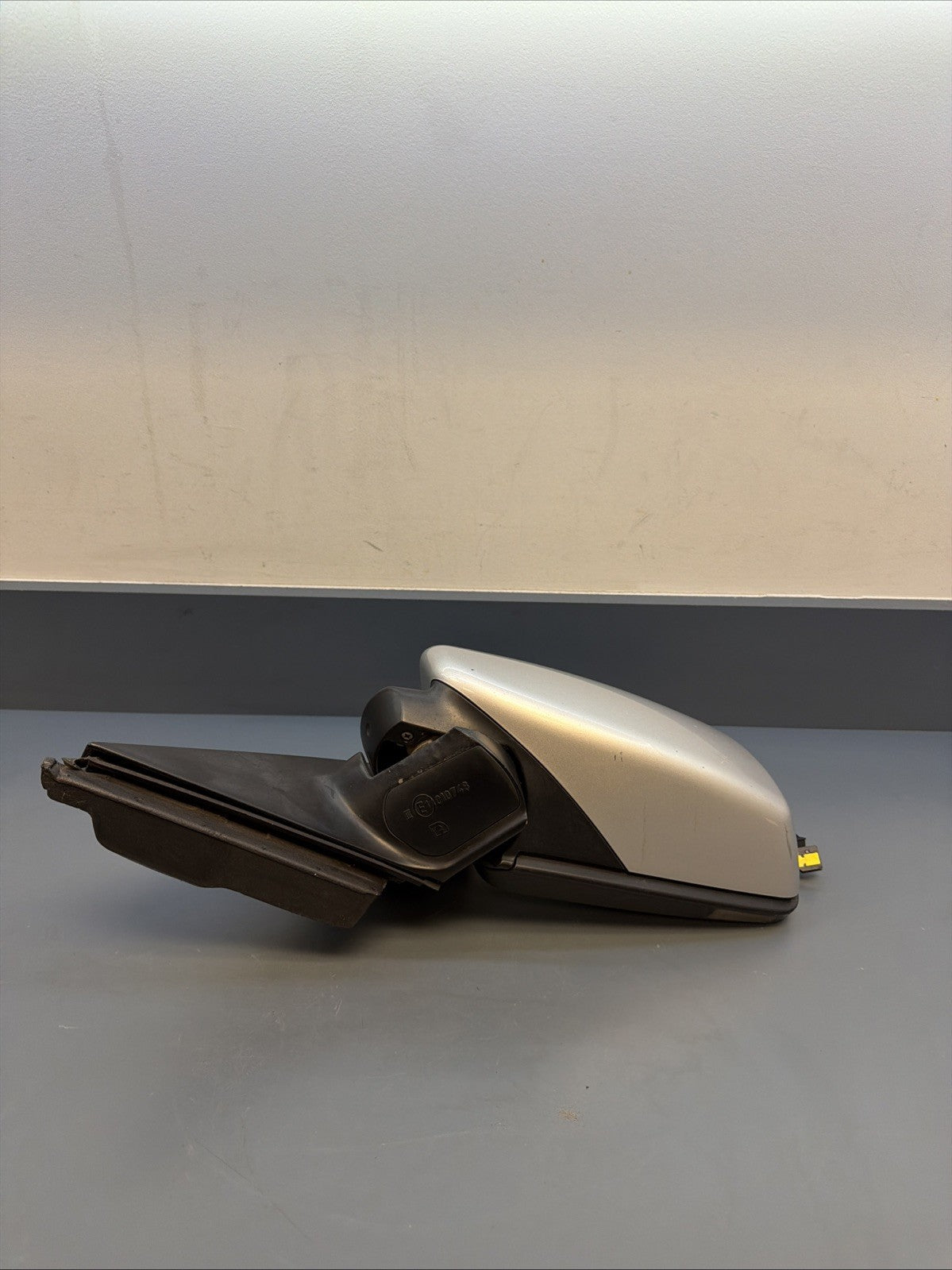 06-08 BMW 5 series E60 Right mirror OEM 010748 7043437