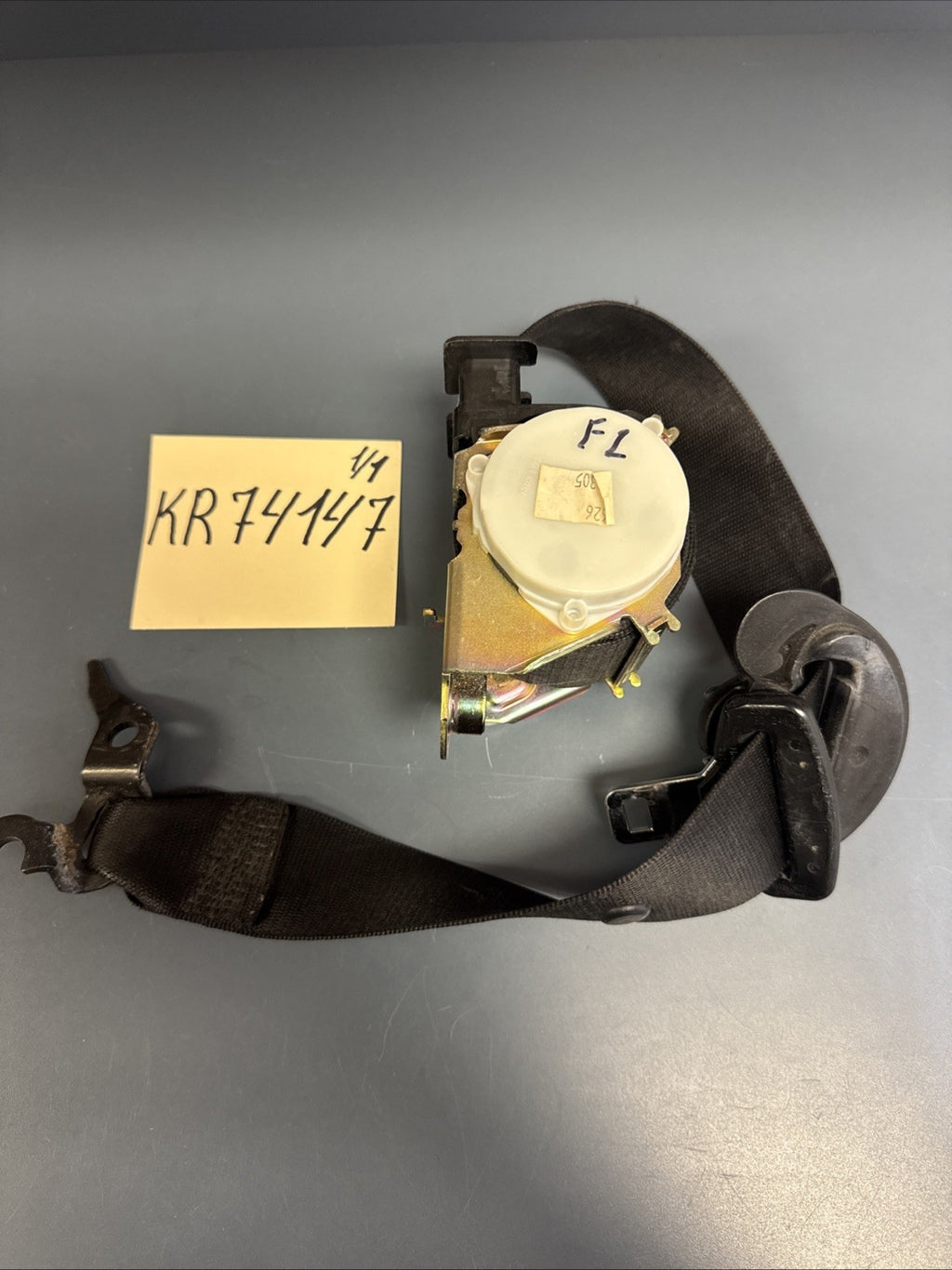 2006-2011 BMW 328i 335i E90 Left Front Seat Belt 72119117219 OEM Used