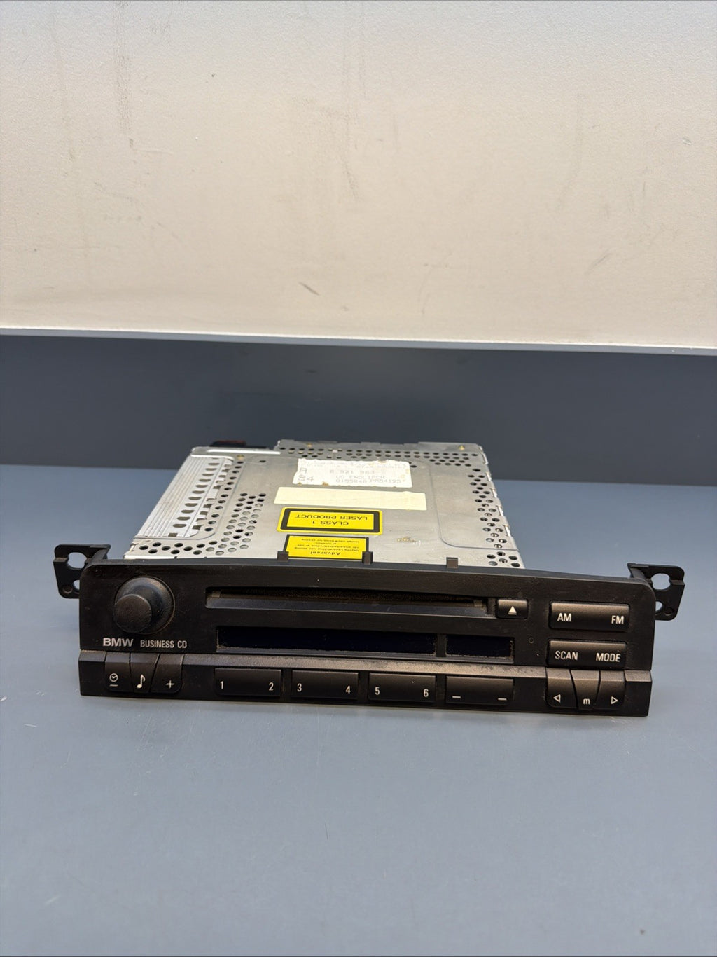 BMW 97-06 E46 3 SERIES BUSINESS CD AM/FM RADIO PLAYER OEM 6921963