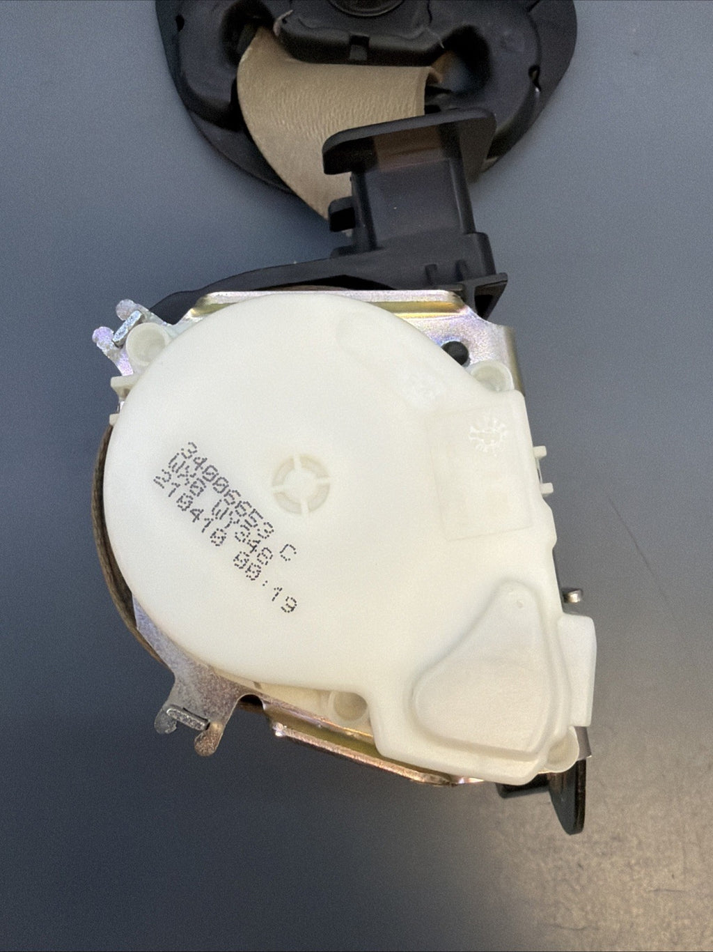06-11 BMW E90 335i Front Right Passenger Side Seat Belt Retractor 34006653 BEIGE