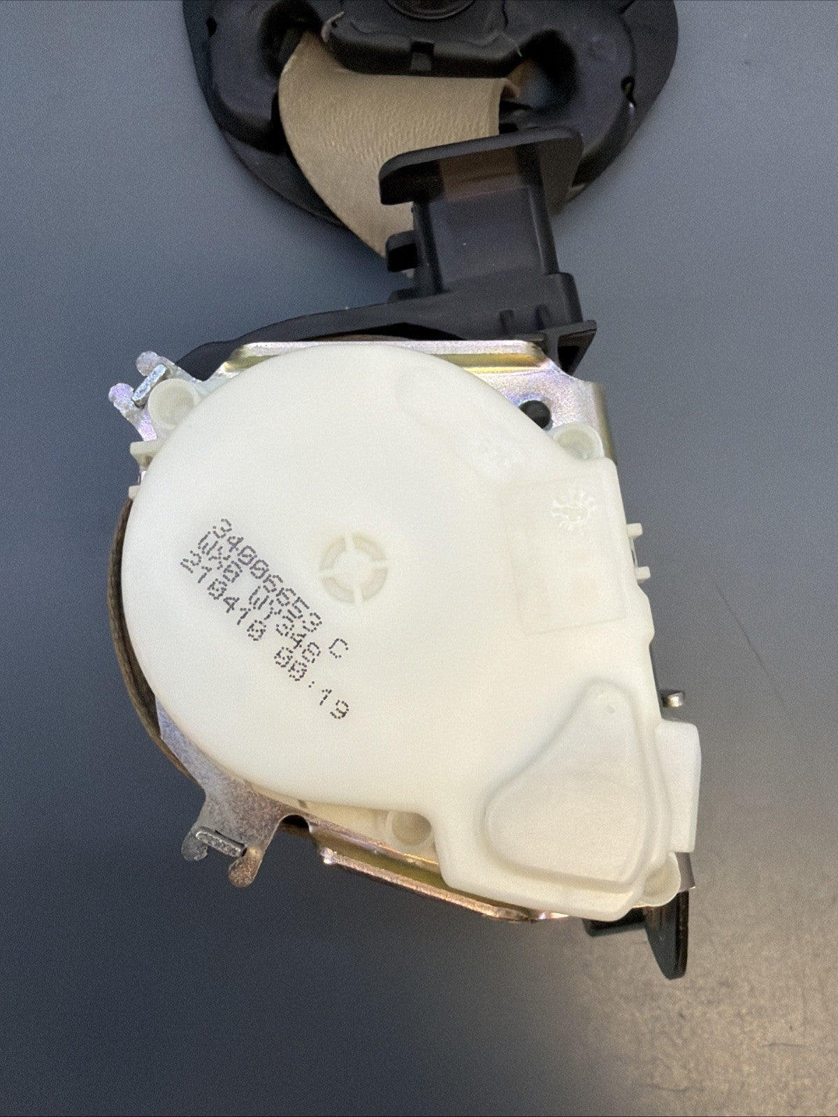 06-11 BMW E90 335i Front Right Passenger Side Seat Belt Retractor 34006653 BEIGE