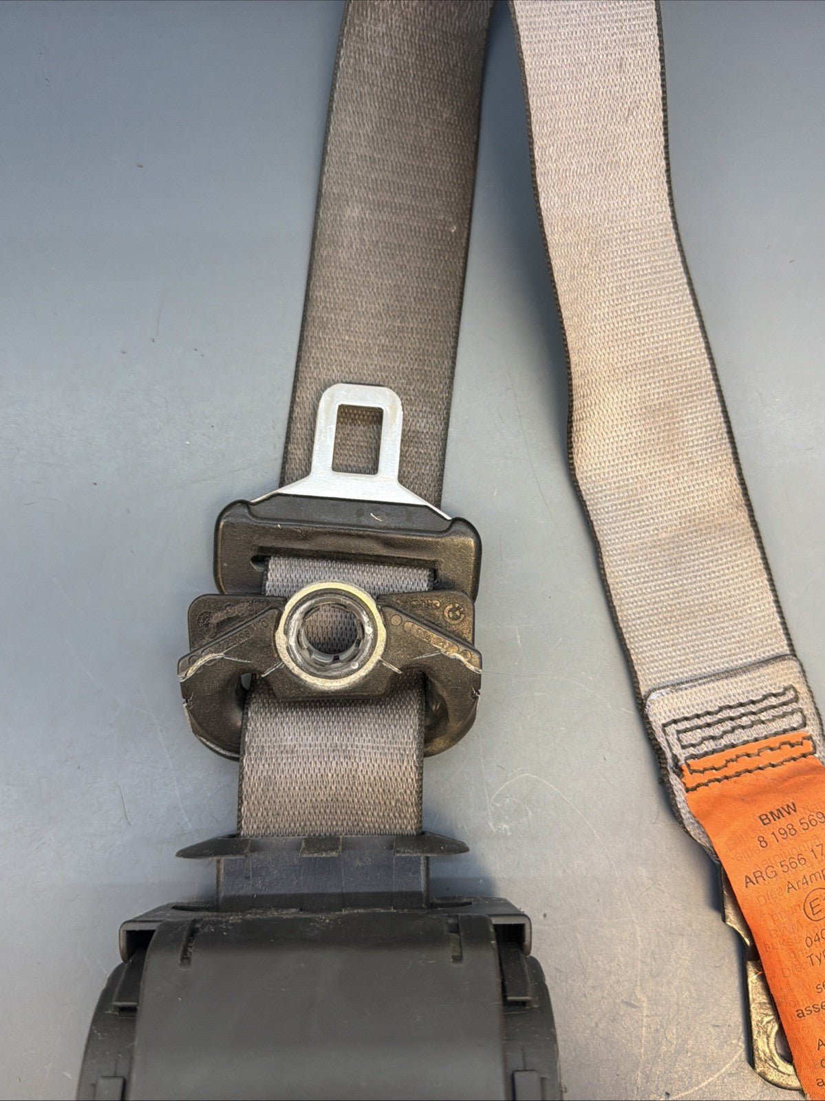 95-03 Bmw E39 5/7 Series Front Left Driver Upper Seat Belt Retractor  8198569